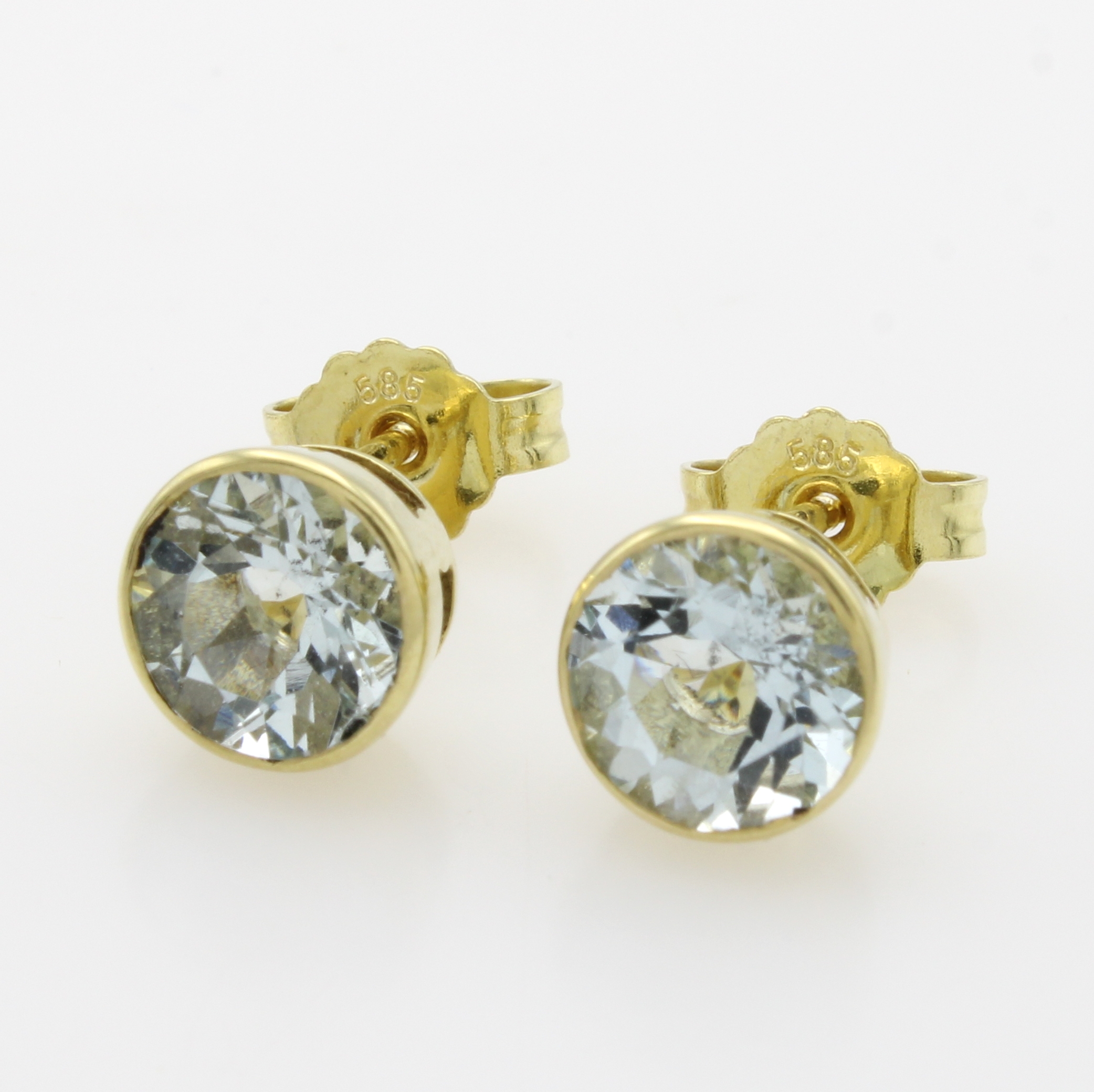 Image 27062920 - Paar Ohrstecker mit Aquamarinen, GG 585/000, 2 Aquam. in Zargenfassungen zus. ca. 2.2 ct ...