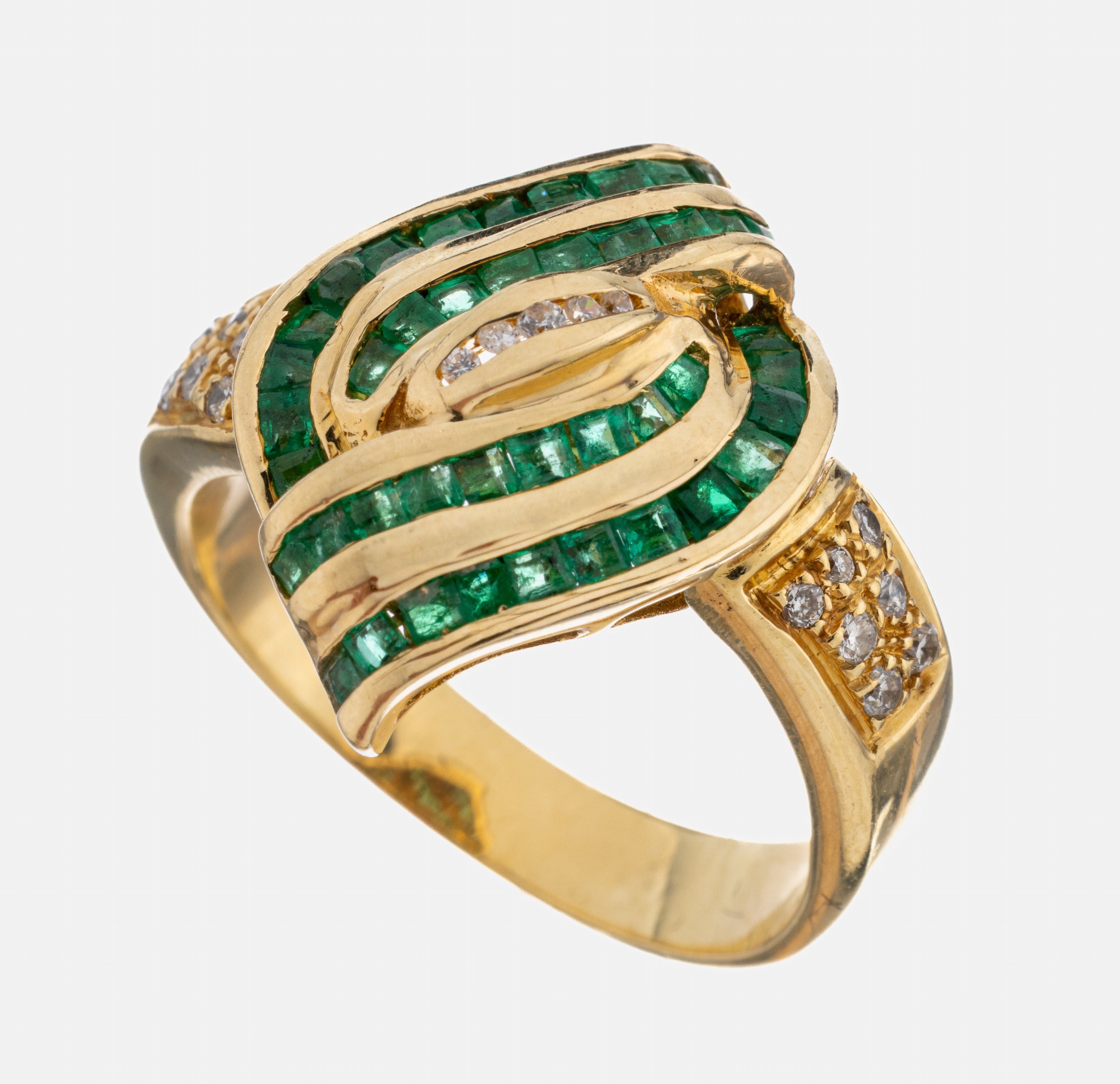 Image 27062944 - 14 kt Gold Smaragd Diamant Ring, GG 585/ 000, asymm. Ringkopf bes. mit ca. 40 facett. ...