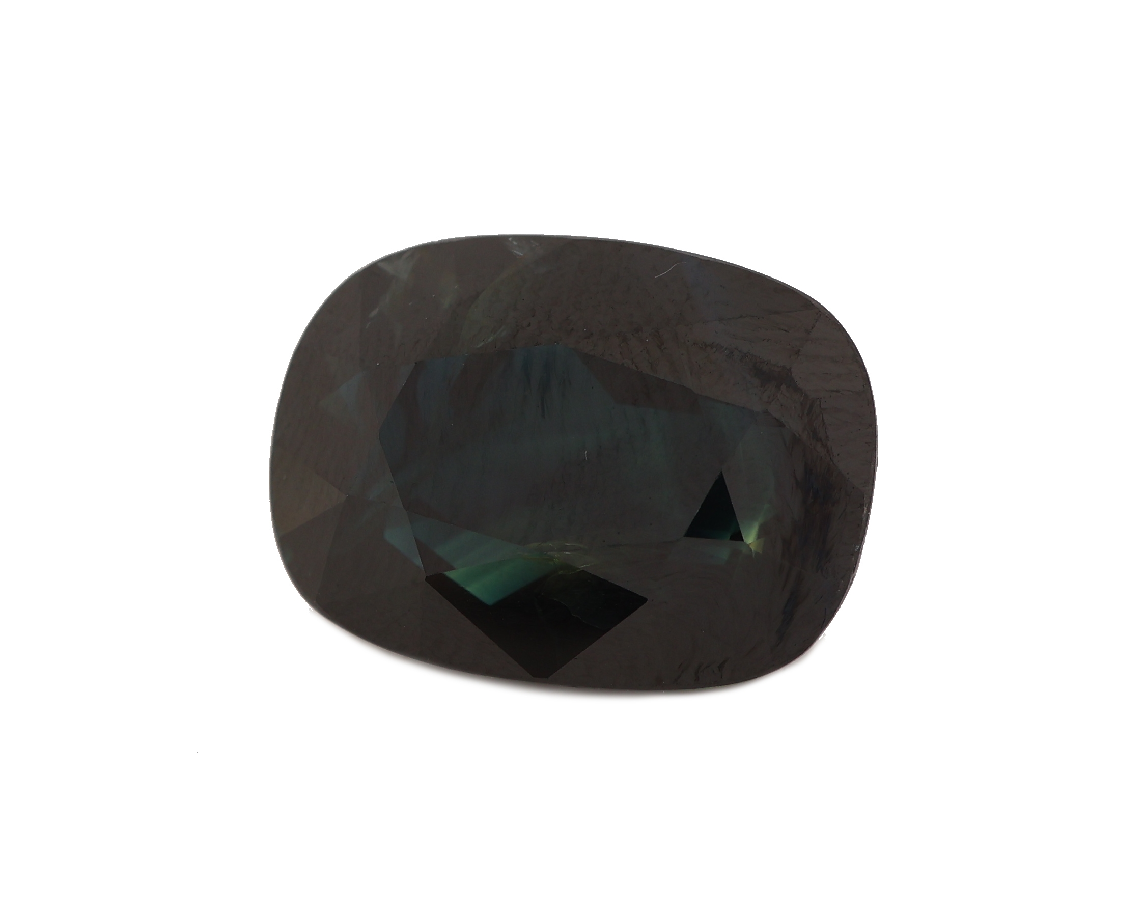 Detail a: Loser Saphir, 16.00 ct, Brillant Step Cut, very dark blue, 16.66 x 12.12 x 8.06 mm, GIA- Expertise anbei, keine Anzeichen für Erhitzung, ...