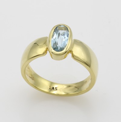 27062909a - Ring mit Aquamarin, GG 585/000, ovaler Aquam. in glatter Fassung ca. 1.3 ct, RW ca. 56 ...