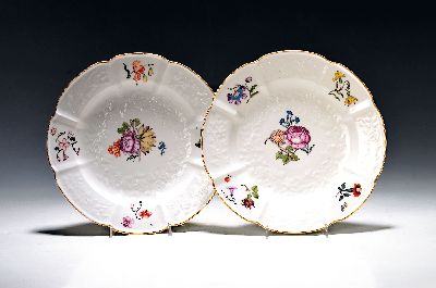 Image Paar barocke Teller, Meissen, um 1750, Gotzkowski Relief, feine Holzschnittblumen, ...