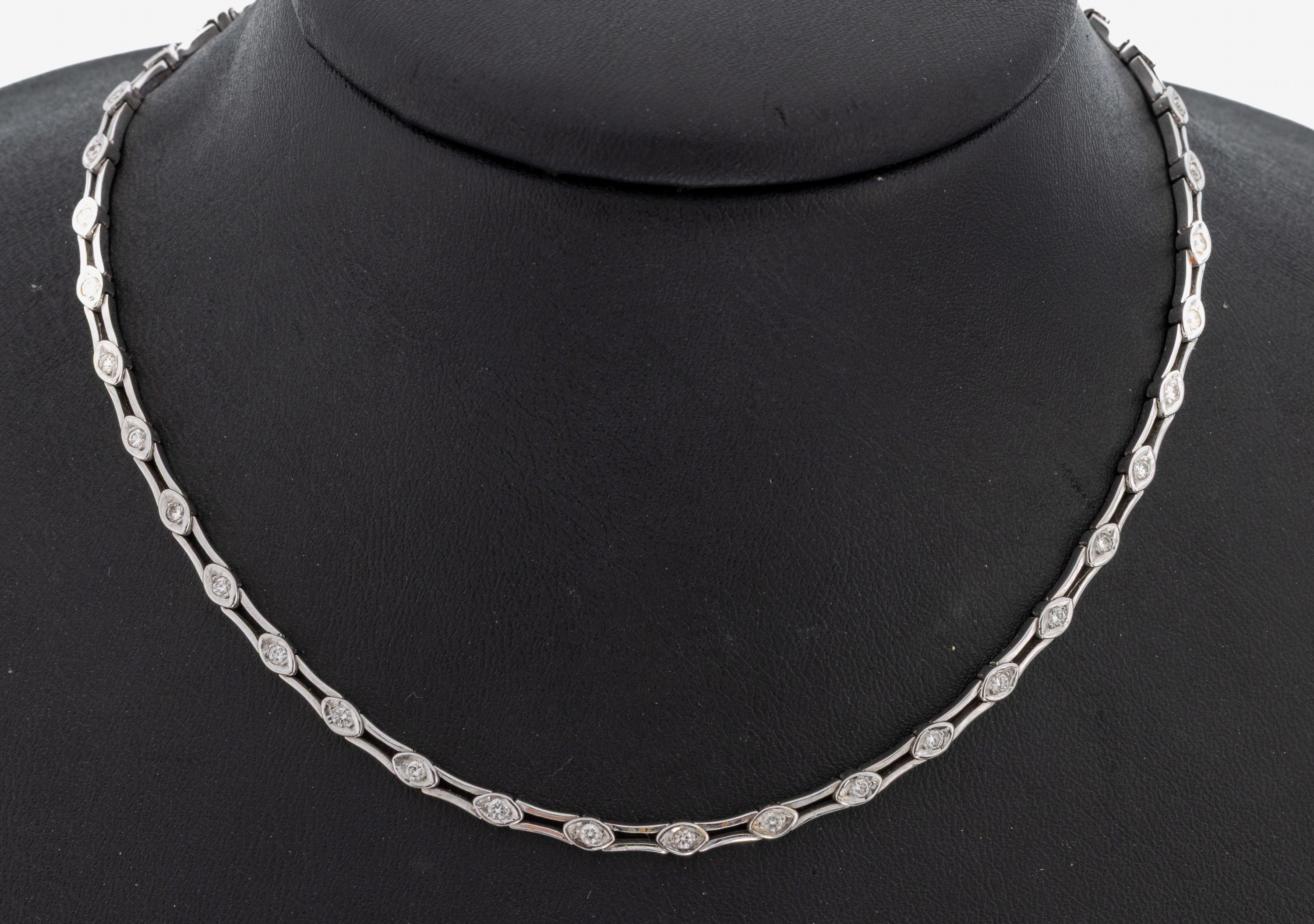 Image 27063034 - 18 kt gold brilliant-necklace , WG 750/000, 46 brilliants total approx. 1.04 ct Top ...