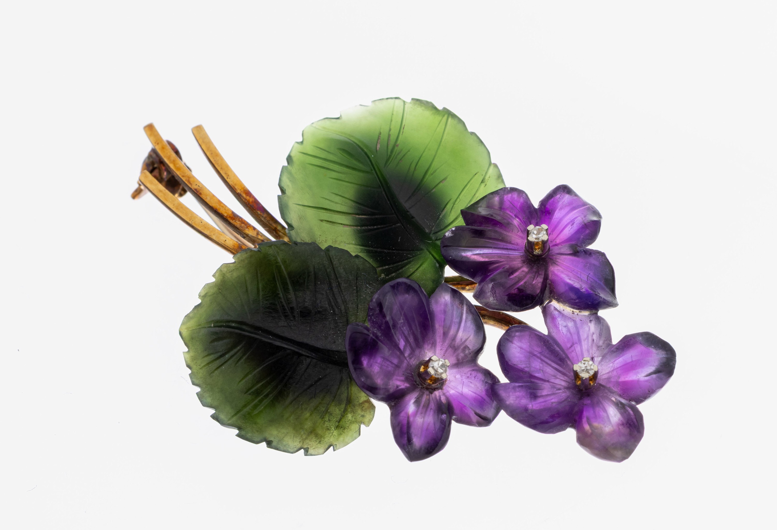 Image 27063038 - 14 kt Gold Veilchenbrosche, 1960er Jahre, GG/WG 585/000, facett. Amethystblüten, WG ...