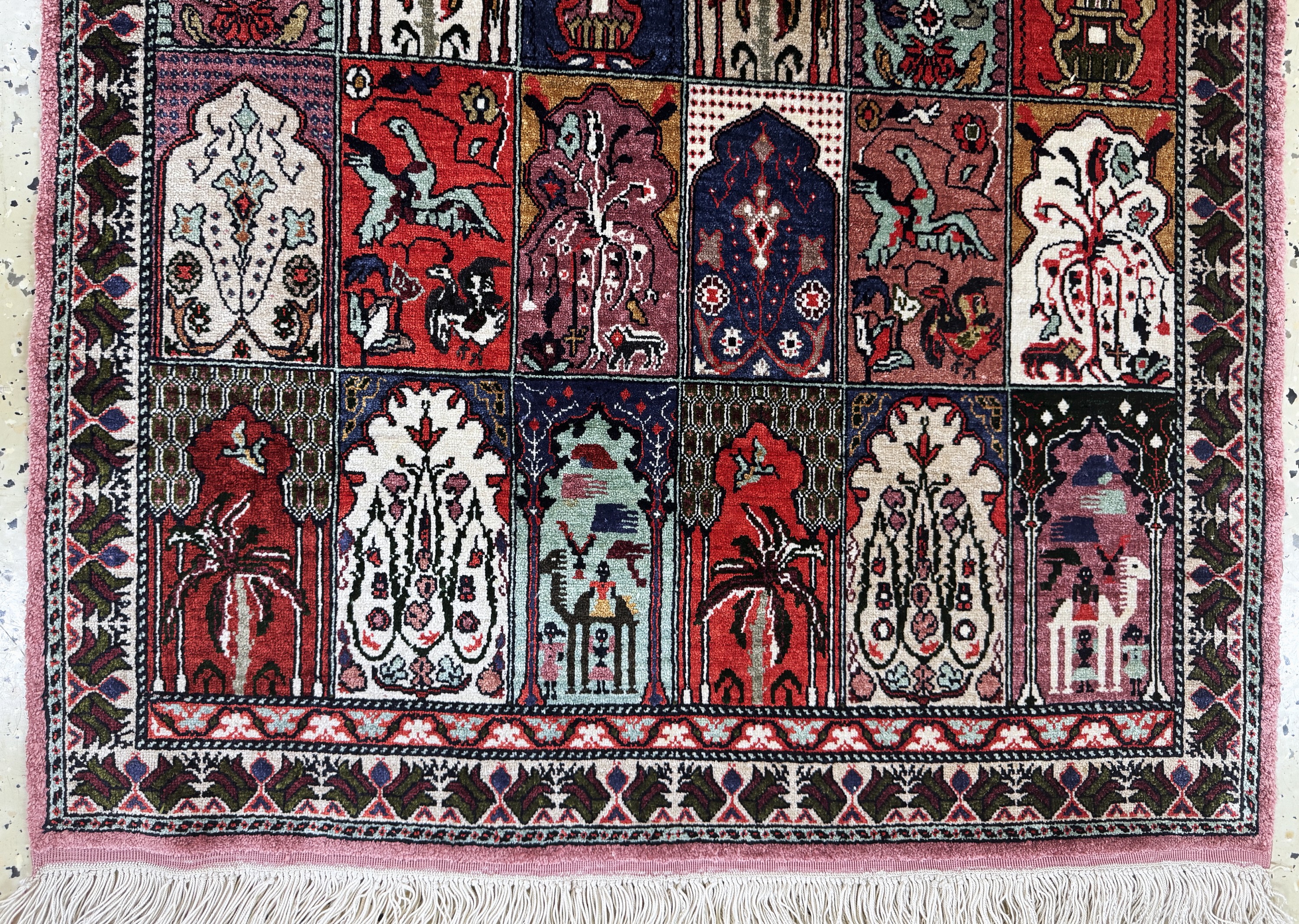 Detail b: Ghom Seide, Ägypten, Ende 20.Jhd, reine Naturseide, ca. 140 x 75 cm, EHZ: 1-2