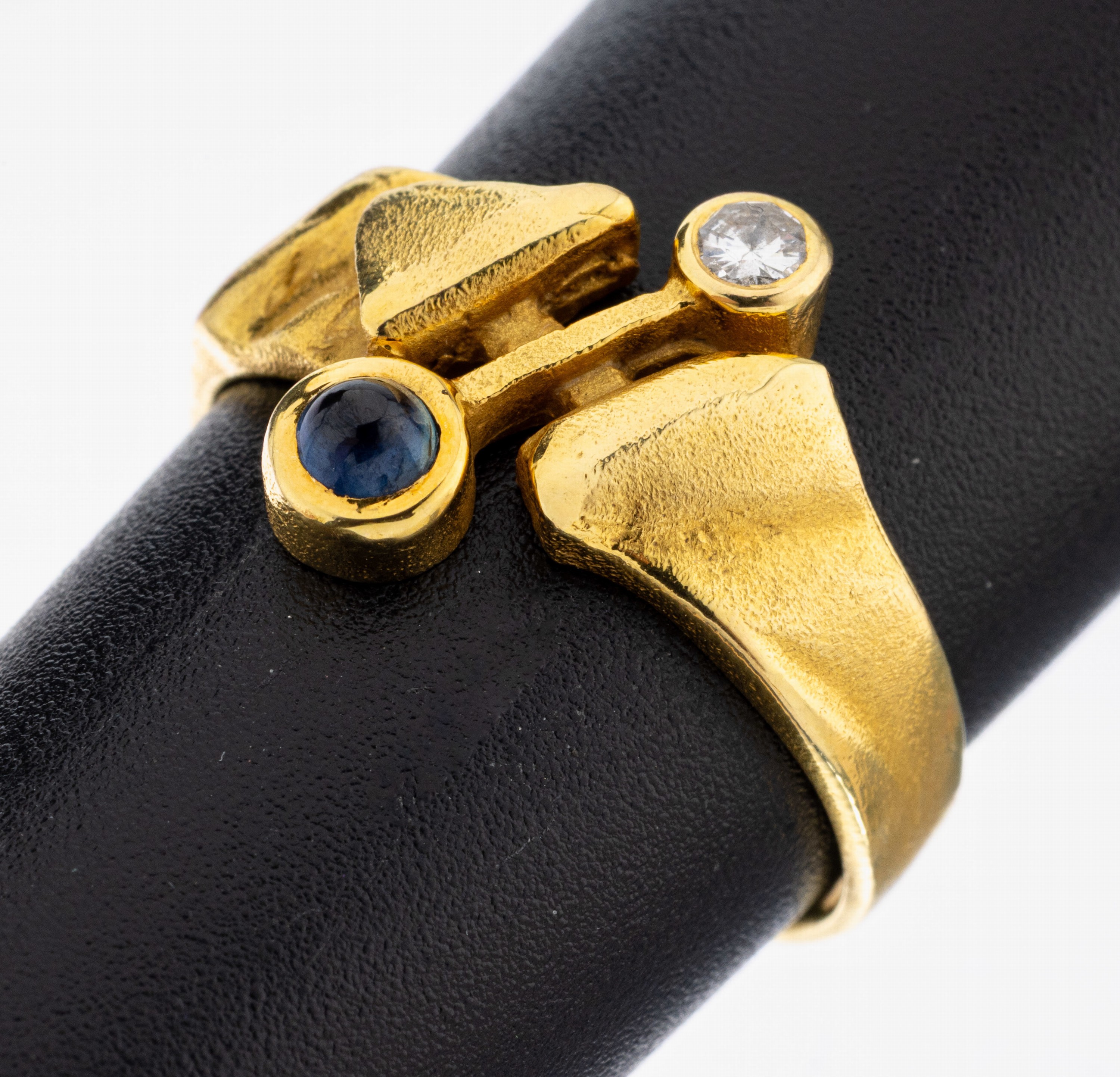 Image 27063085 - 14 kt Gold Brillant-Saphir-Ring, GG 585/000, abstraktes Design, erinnert an Lapponia, ...