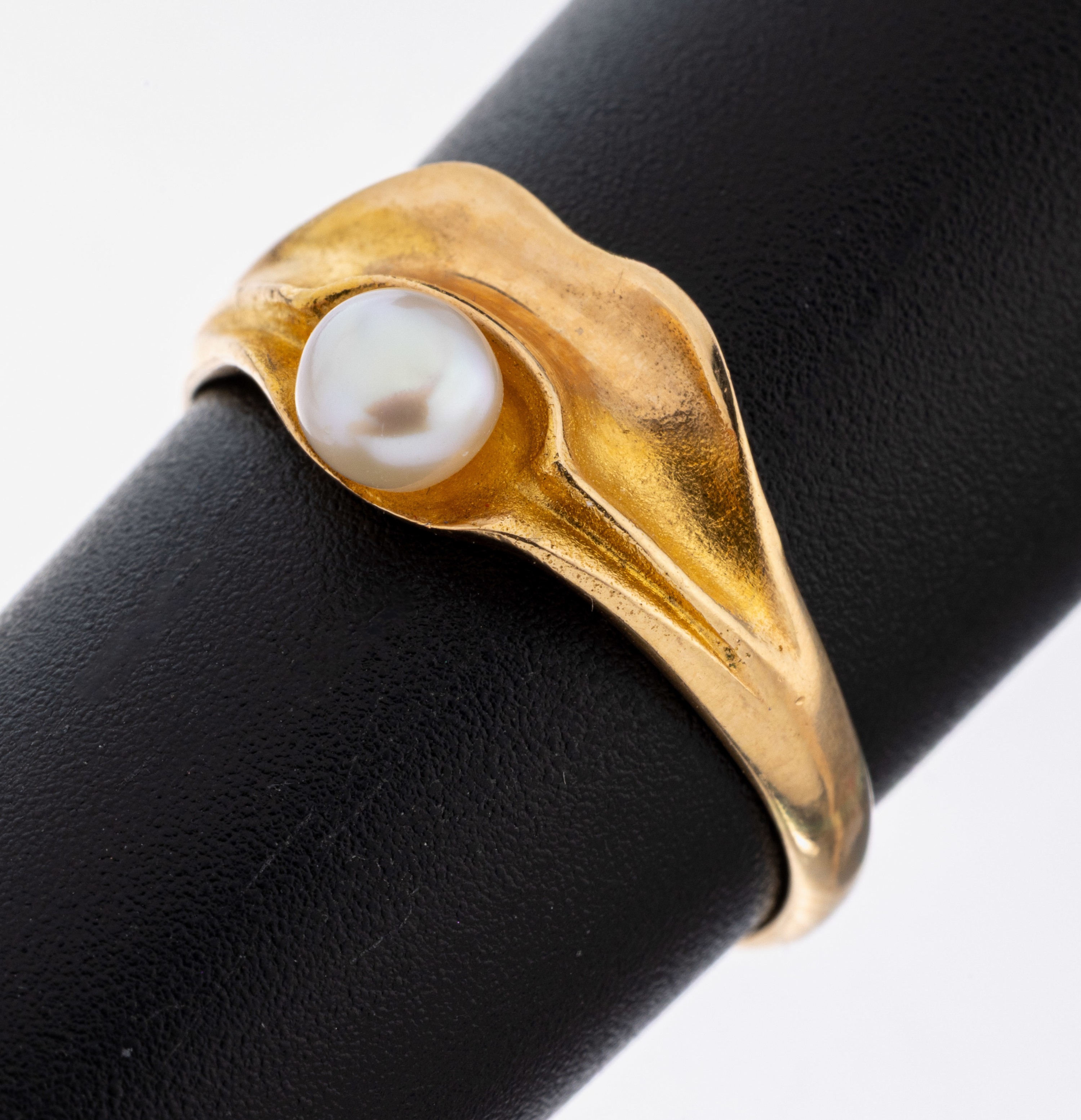 Image 27063088 - 14 kt gold LAPPONIA pearl-ring, Finland, 1981 , YG 585/000, unpretentious design, small ...