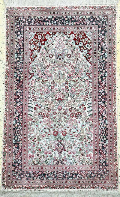 Image Hereke Seide fein, China, Ende 20.Jhd, reine Naturseide, ca. 122 x 80 cm, ca. 1,0 Mio. ...