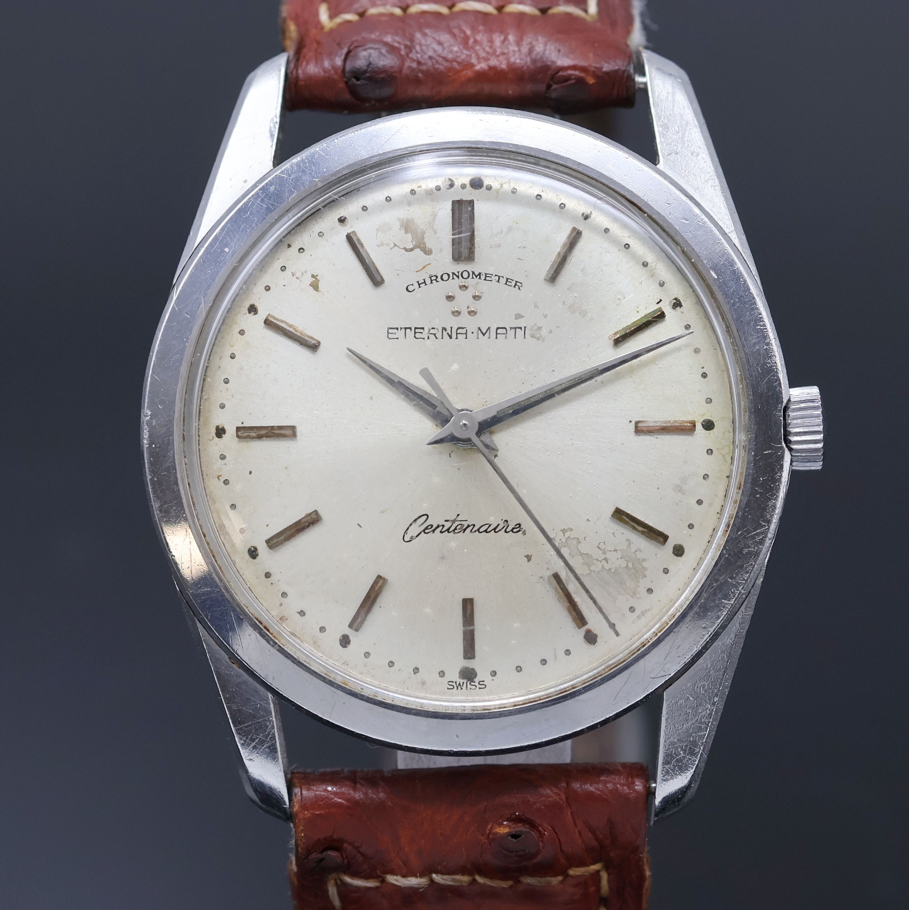 Detail b: ETERNA-MATIC Centenaire Chronometer Armbanduhr in Stahl, Schweiz um 1965, Automatik, Boden verschr., silb. Zifferbl. pat./fleck., aufges. Std.-Ind., ...