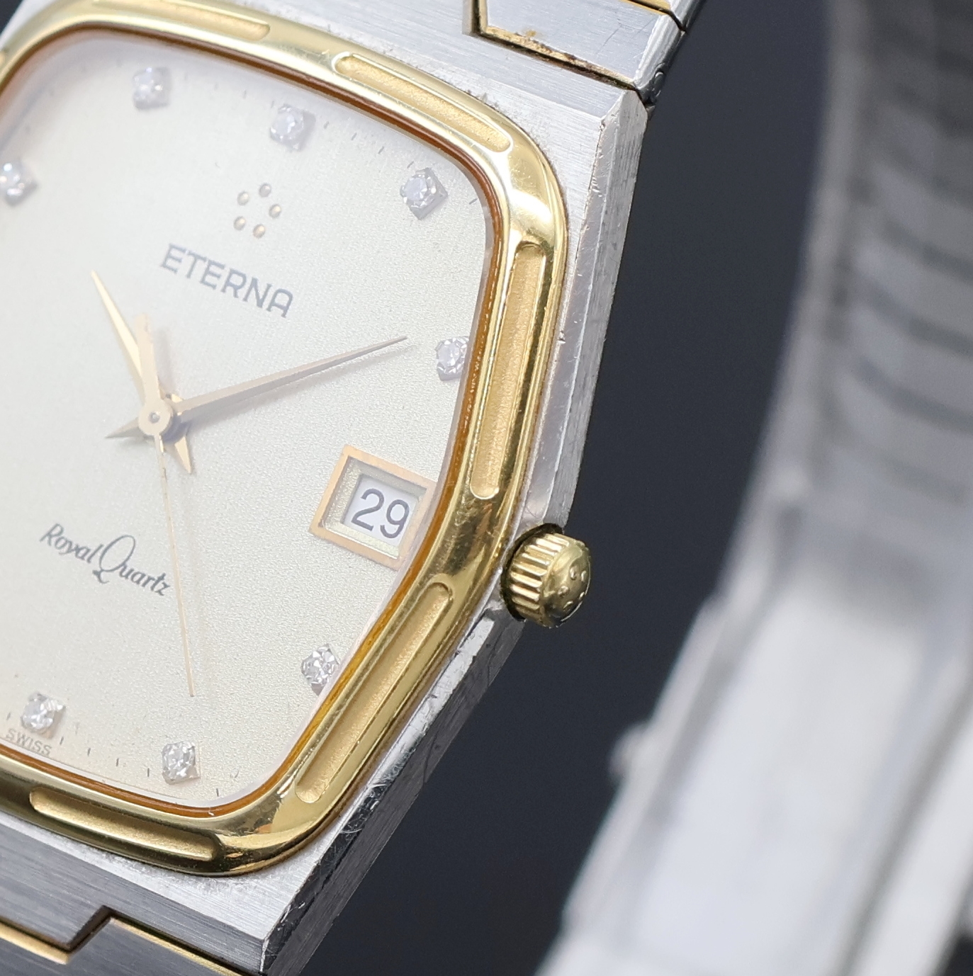 Detail b: ETERNA Royal Quartz Armbanduhr in Stahl/Gold, Schweiz um 1985, quarz, Monocoque-Geh., gold. Lünette gegen Boden 4- fach verschr., silb. Zifferbl. m. ...