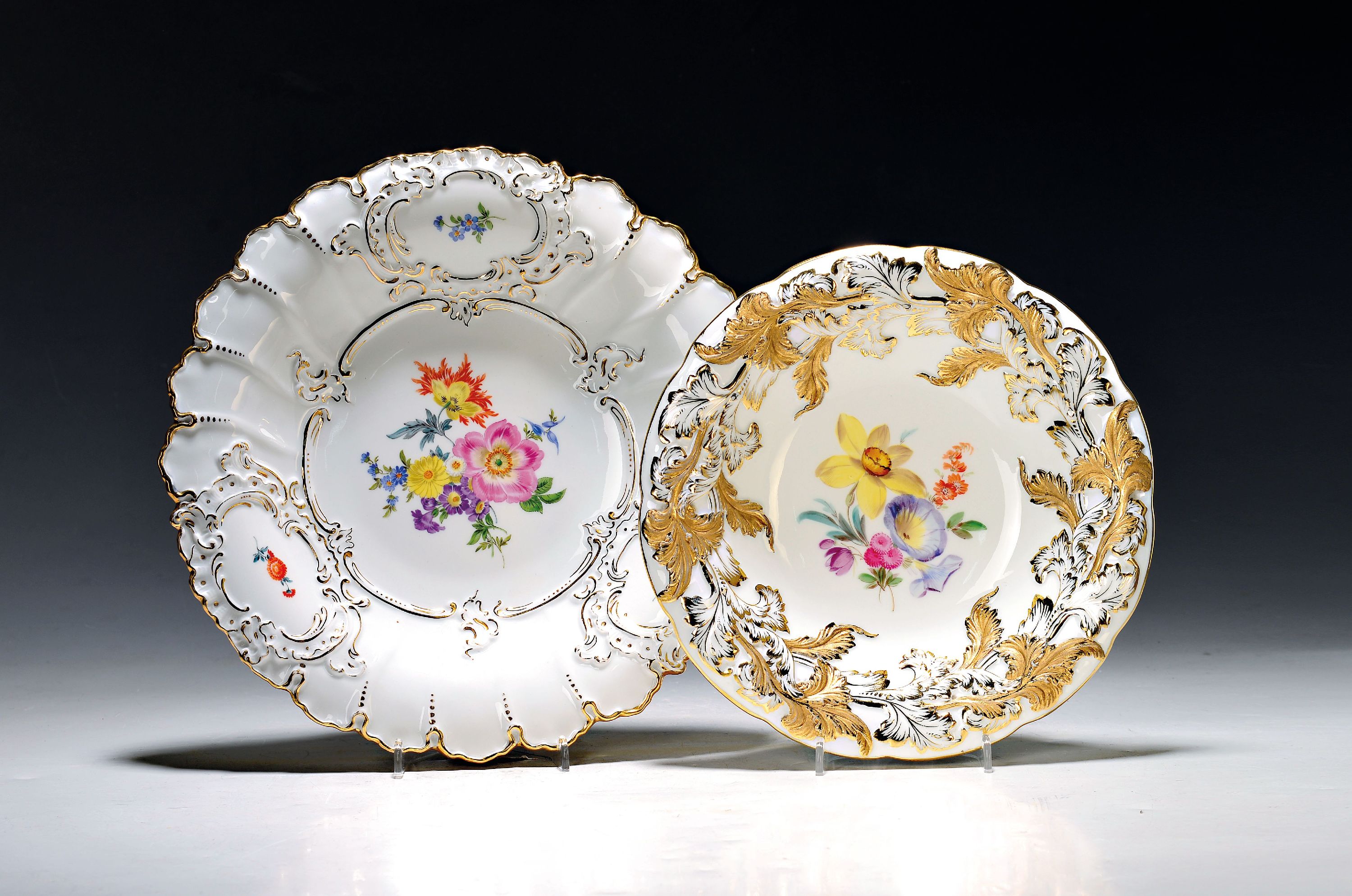 Image 27063700 - Zwei Prunkteller, Meissen, um 1880/90 bis Mitte 20. Jh., Porzellan, a. erhabener ...
