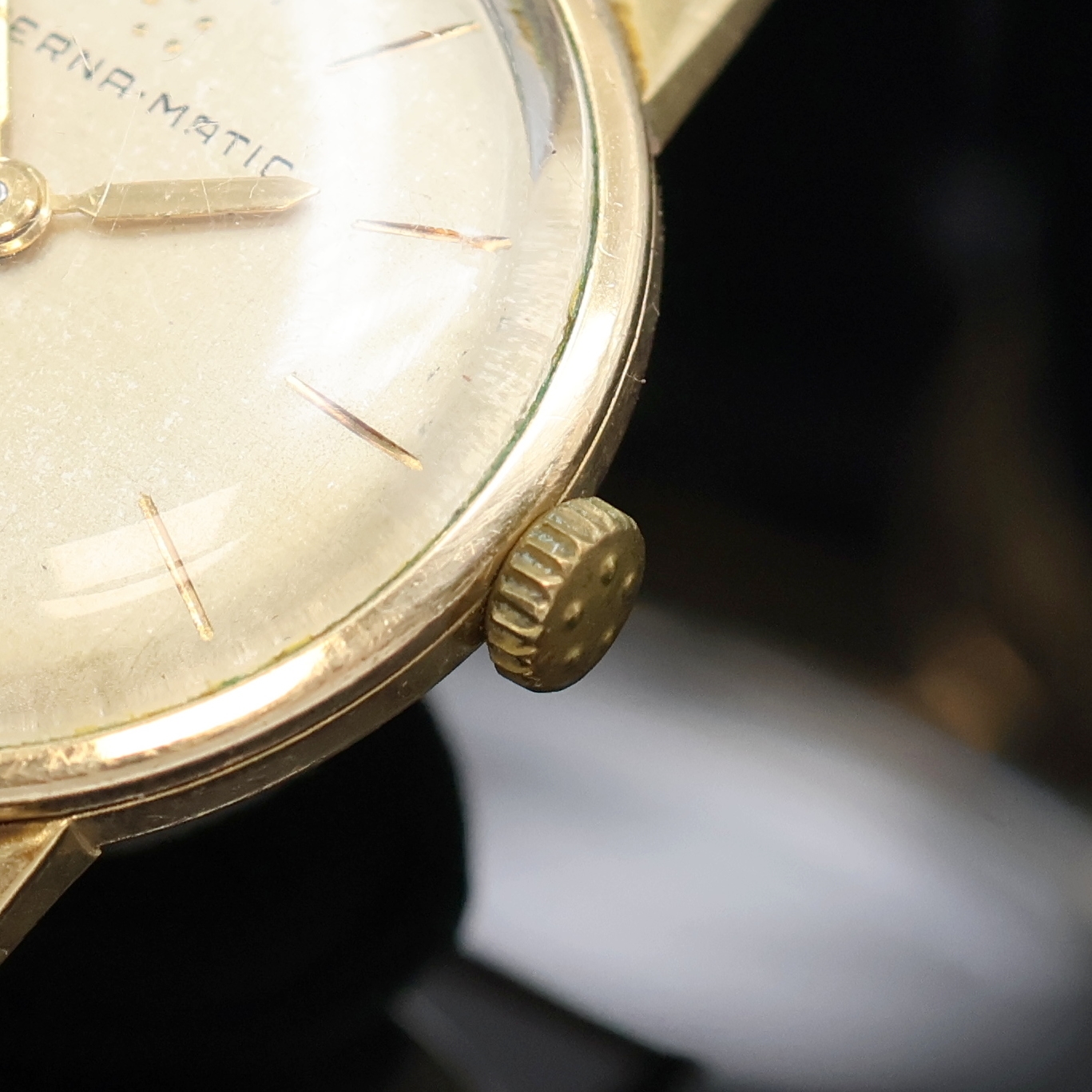 Detail d: ETERNA-MATIC 2 vergoldete Armbanduhren, Schweiz um 1950/1960, Automatik, 1x Stahlboden verschr., 1x verg. Boden aufgedr., silb. Blätter pat., gold. ...