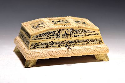 Image Deckelschatulle/Reisesouvenier, Ecuador, um 1900, Horn/Bein und Holz, aufgelegte ...