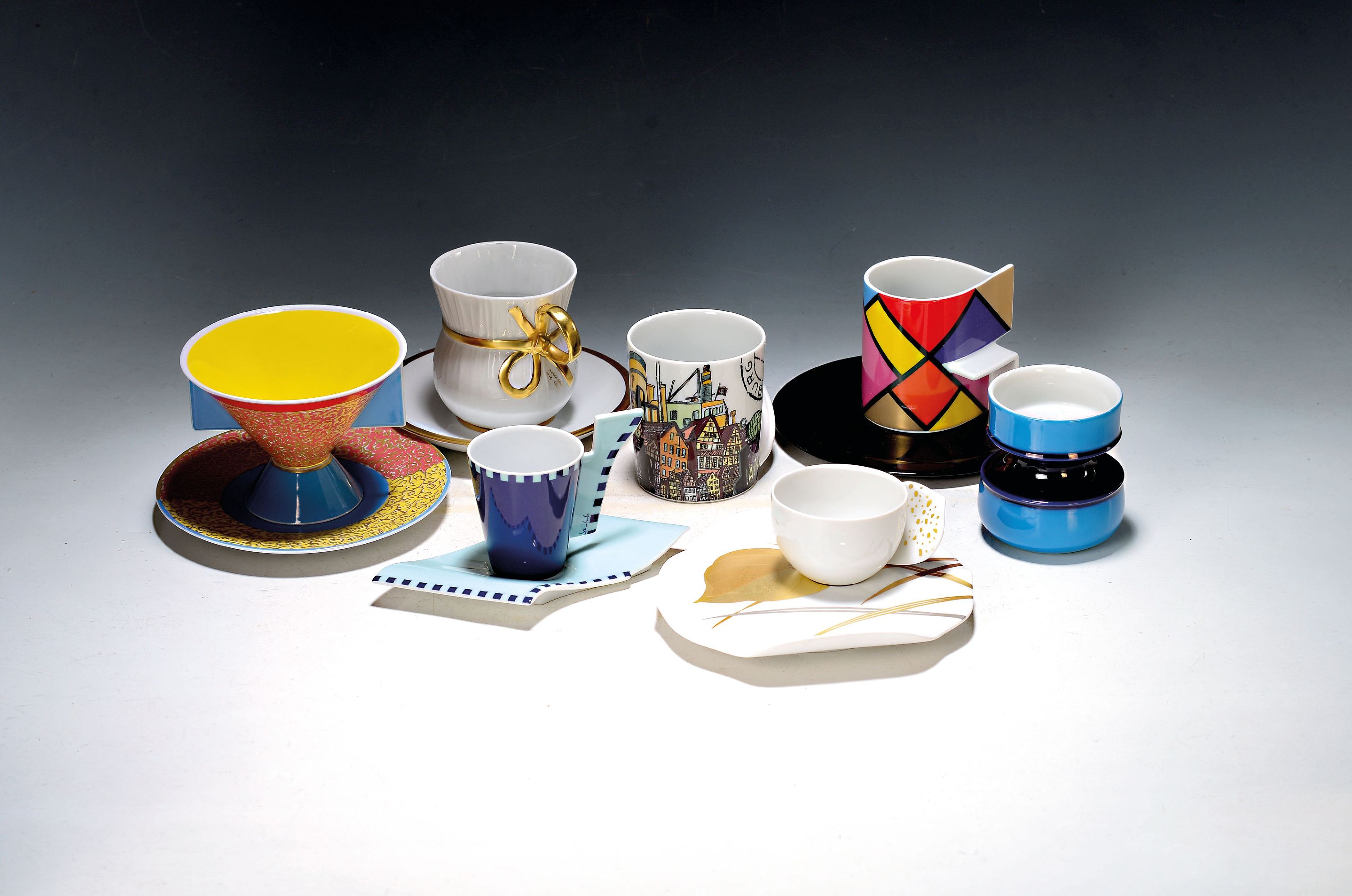 Image 27063819 - 6 Künstlertassen und zwei Vasen, Rosenthal, Entwürfe: Nr. 25 Salomè, Nr. 26 Jan van ...