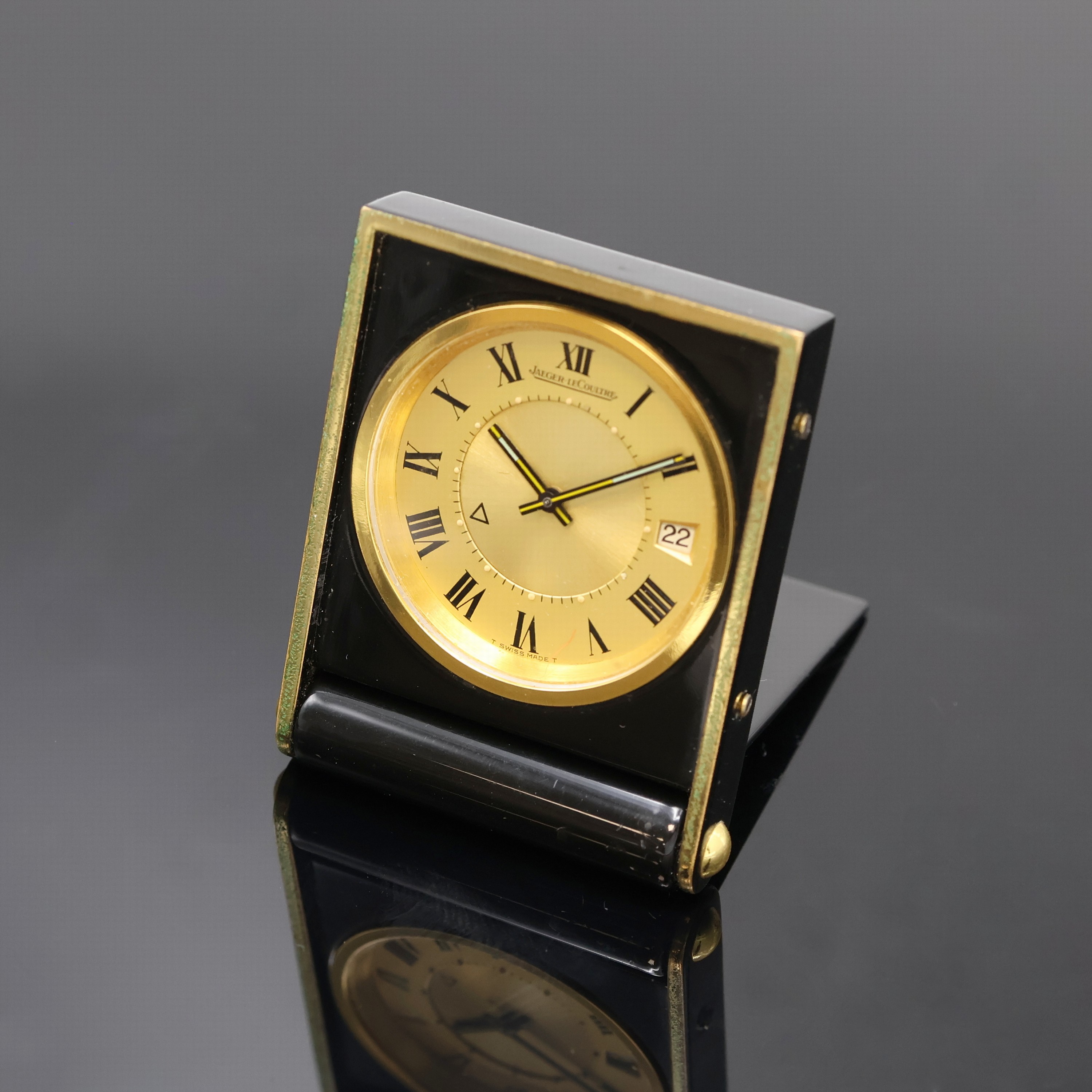 Image 27063821 - Jaeger-LeCoultre kleiner Tischwecker Referenz 11015, Schweiz um 1960, Handaufzug, verg. ...