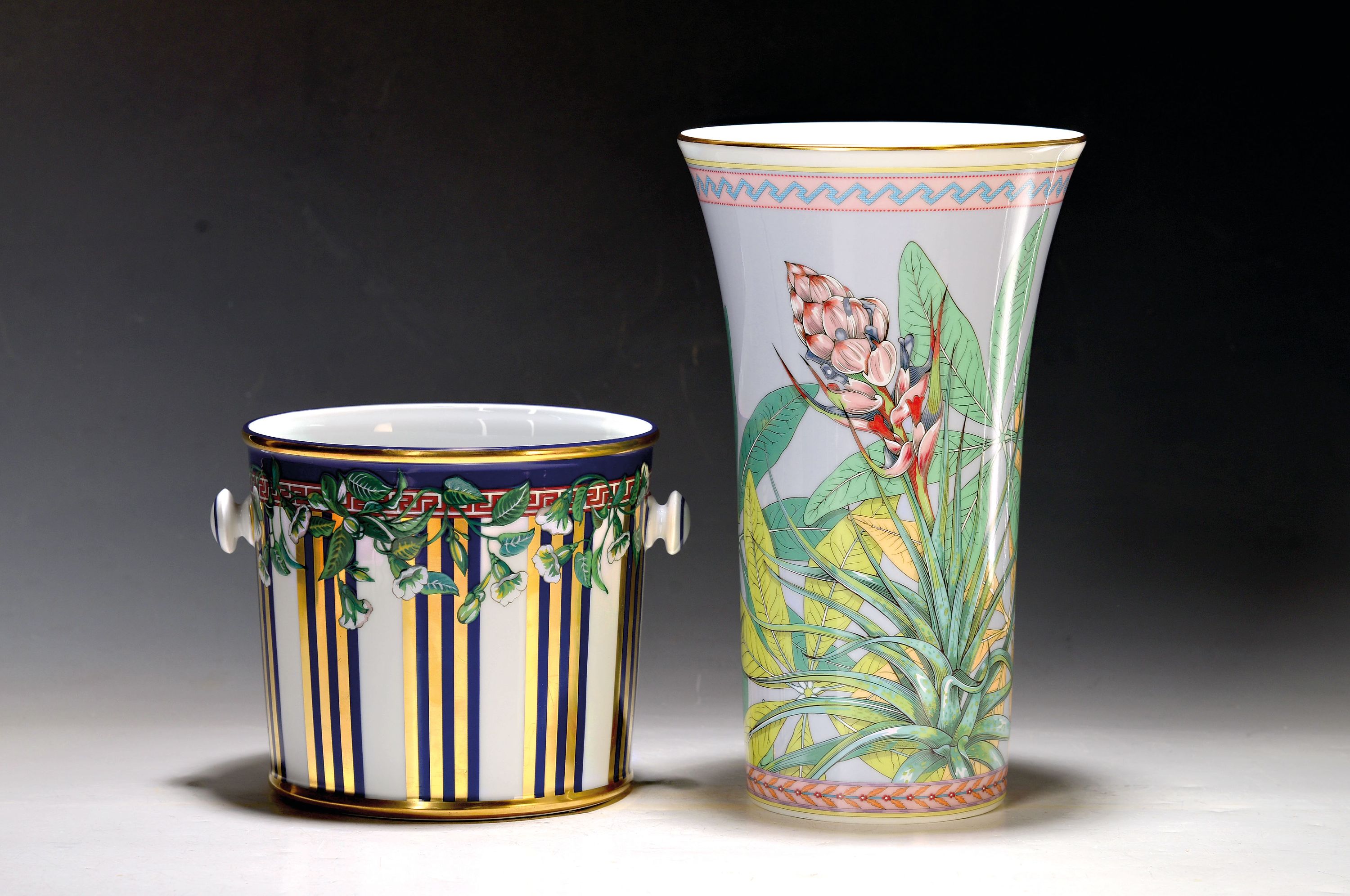 Image 27063886 - Vase und Weinkühler/Übertopf, Versace, Rosenthal, 20. Jh., Vase Tropical Wonderland, ...