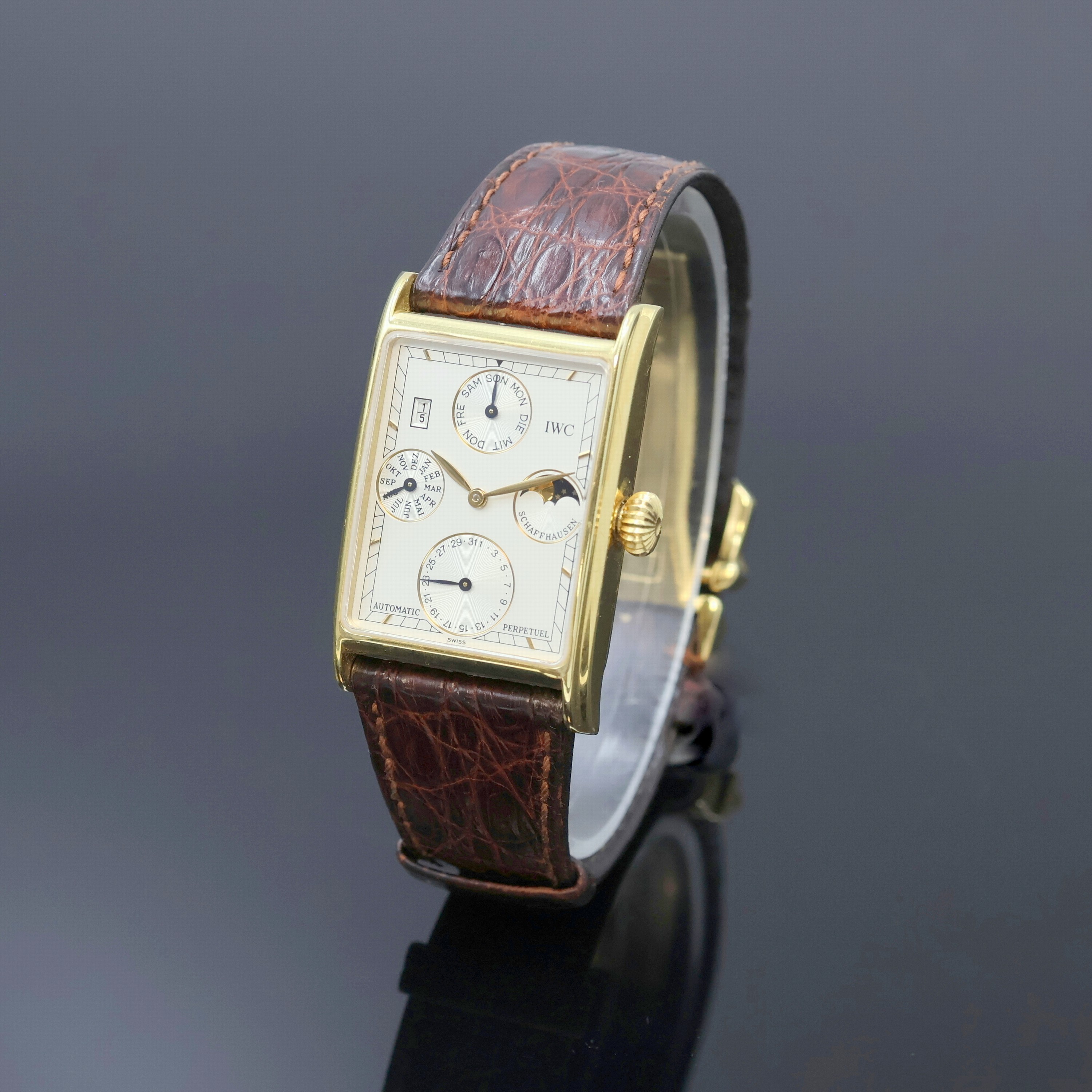 Image 27063891 - IWC feine astronomische Herrenarmbanduhr mit ewigem Kalender Modell Novecento in GG ...