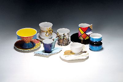 Image 6 Künstlertassen und zwei Vasen, Rosenthal, Entwürfe: Nr. 25 Salomè, Nr. 26 Jan van ...