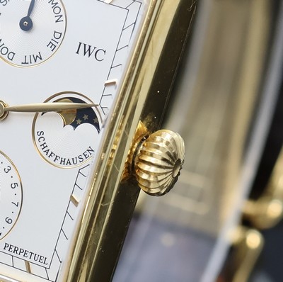 27063891b - IWC feine astronomische Herrenarmbanduhr mit ewigem Kalender Modell Novecento in GG ...