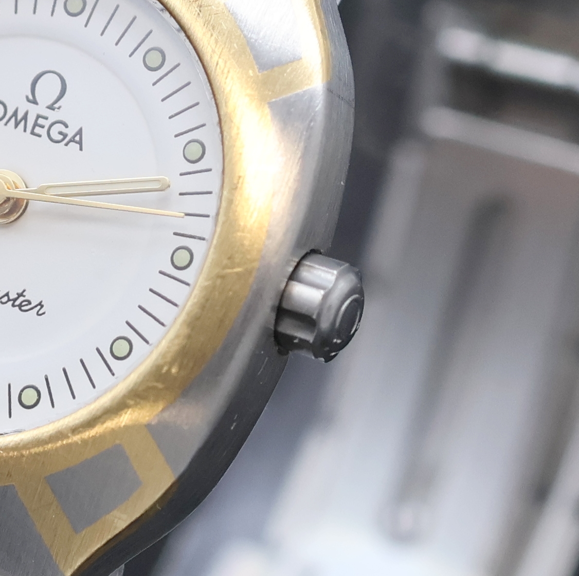 Detail b: OMEGA Seamaster Polaris Damenarmbanduhr in Stahl Referenz 796.1022, Schweiz um 1985, quarz, goldintarsiertes Geh. inkl. z. T. verg. Gliederband m. ...