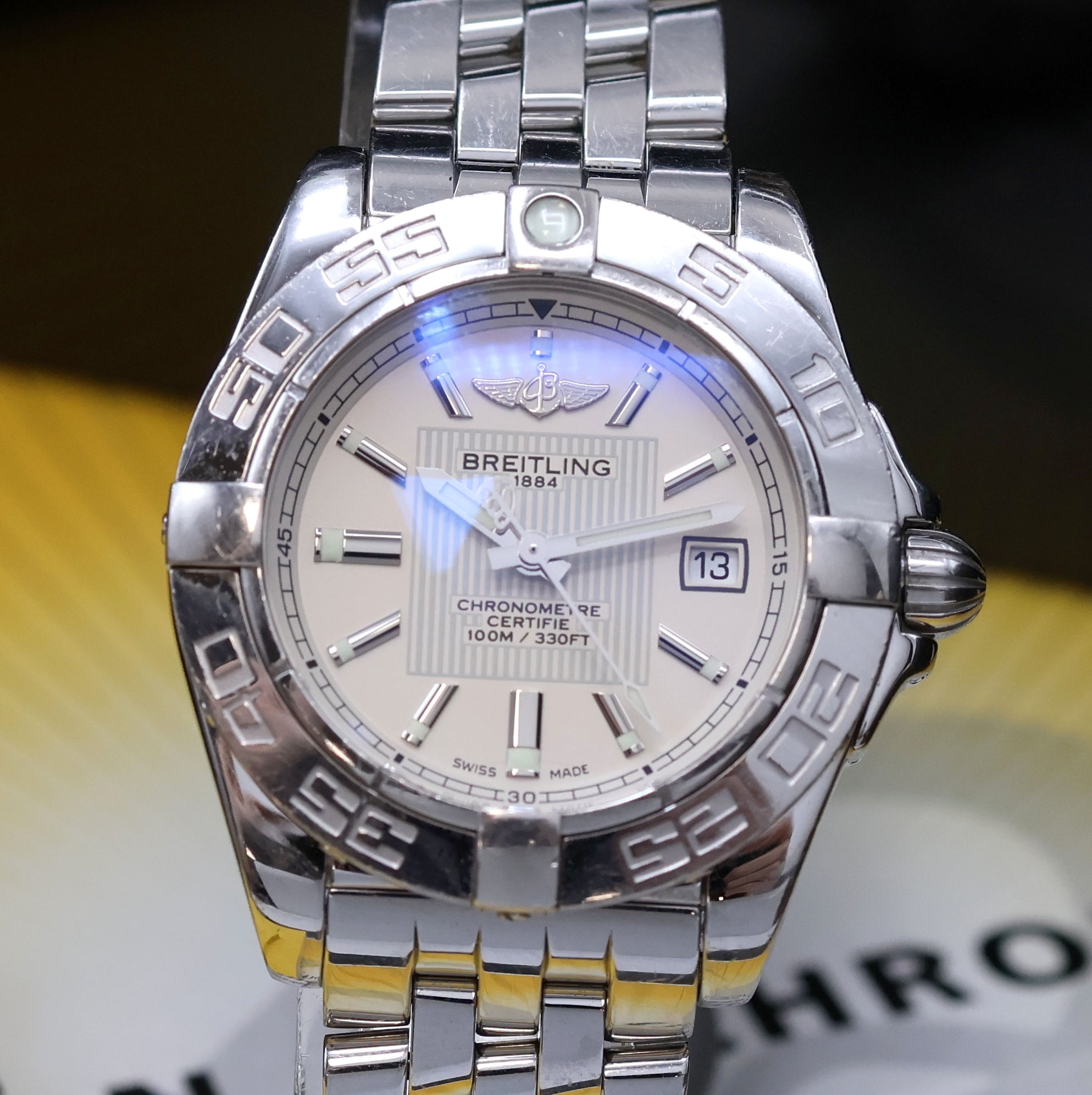Detail b: BREITLING Damenarmbanduhr Galactic 32 Referenz A71356, quarz, Chronometer in Edelstahl inkl. Pilotband m. Faltschl., Boden verschr., elfenbeinfarb. ...