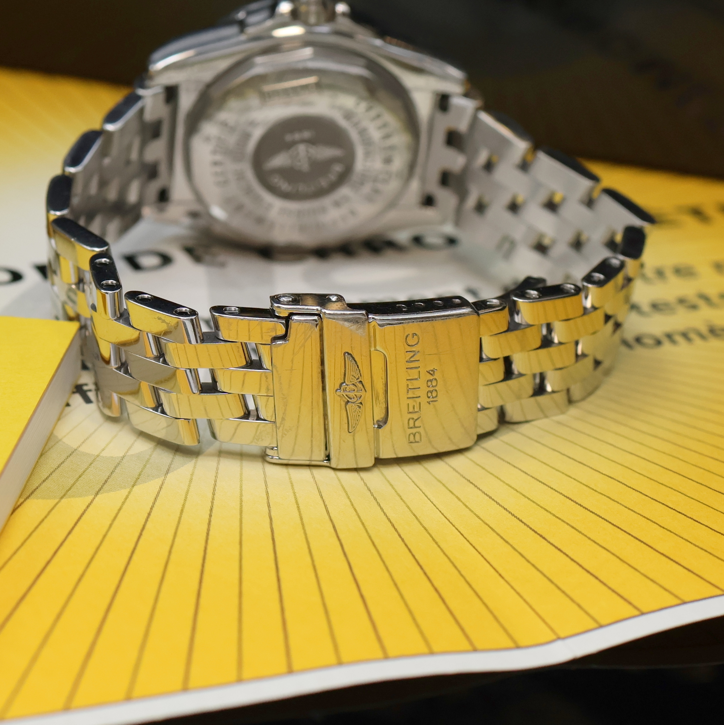 Detail d: BREITLING Damenarmbanduhr Galactic 32 Referenz A71356, quarz, Chronometer in Edelstahl inkl. Pilotband m. Faltschl., Boden verschr., elfenbeinfarb. ...