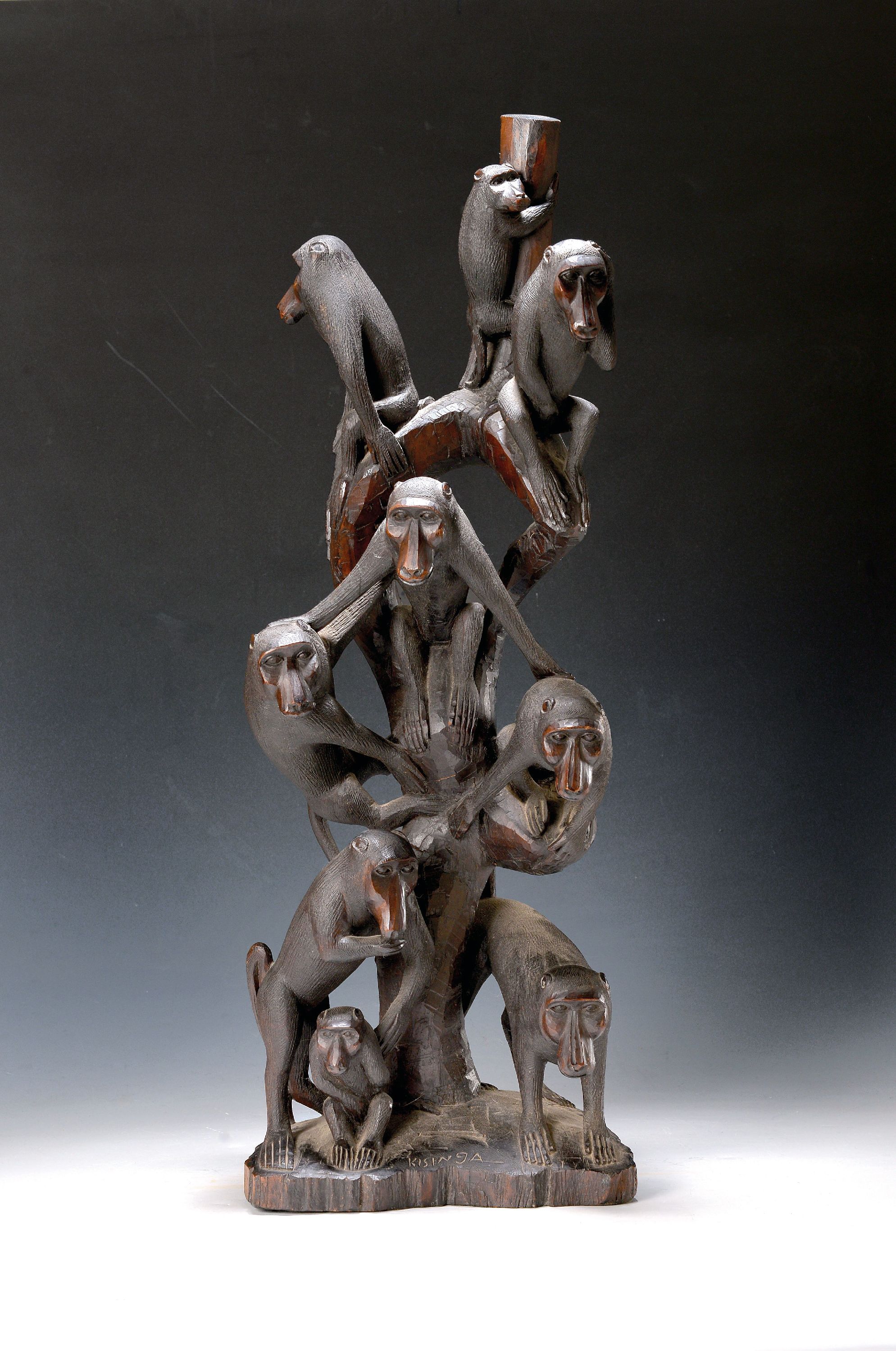 Image 27064037 - Figur/großer Affenbaum, signiert Kisinga, wohl Makonde, 20. Jh., Holz geschnitzt, 9 ...