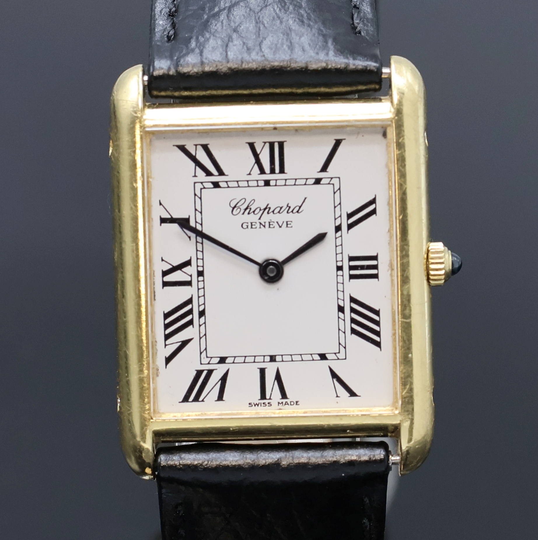 Detail a: CHOPARD Damenarmbanduhr in GG 750/000 Referenz 2221, Schweiz um 1985, quarz, 4-fach verschr. Geh., Schmuckkrone, weißes Zifferbl. m. röm. Zahlen, ...