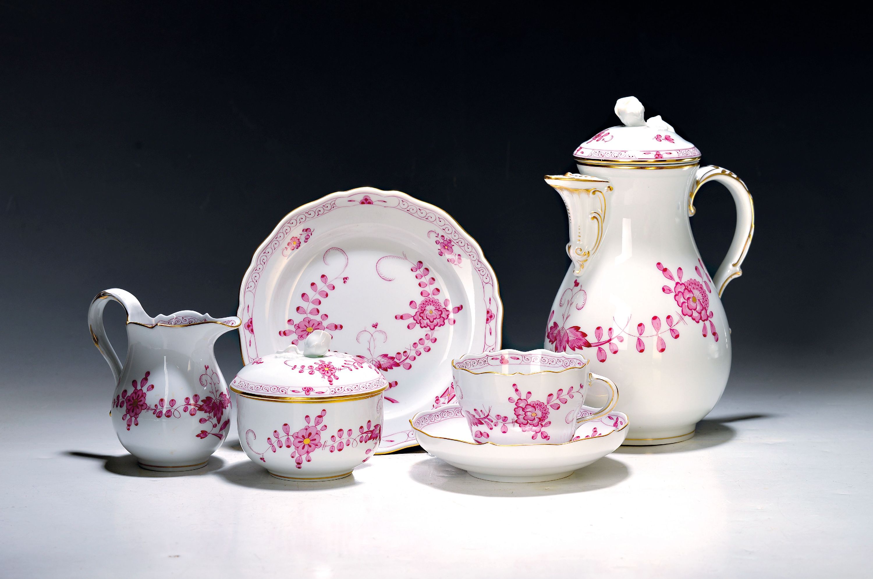 Image 27064178 - Kaffeeservice für 6 Personen, Meissen, 20. Jh., 2. Wahl, Dekor Indisch purpur, ...