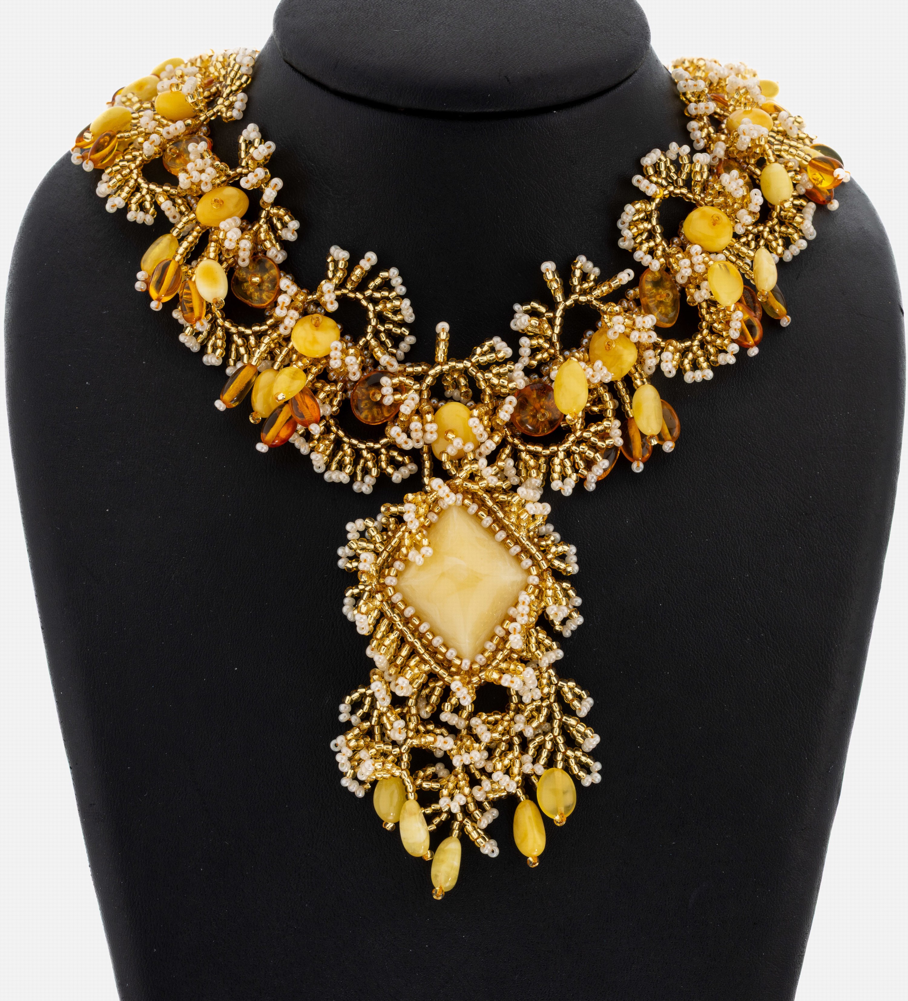 Image 27064207 - Ausgefallenes Bernstein-Collier, aufwendigeArbeit aus Perlspitze, Glaspaste und ...