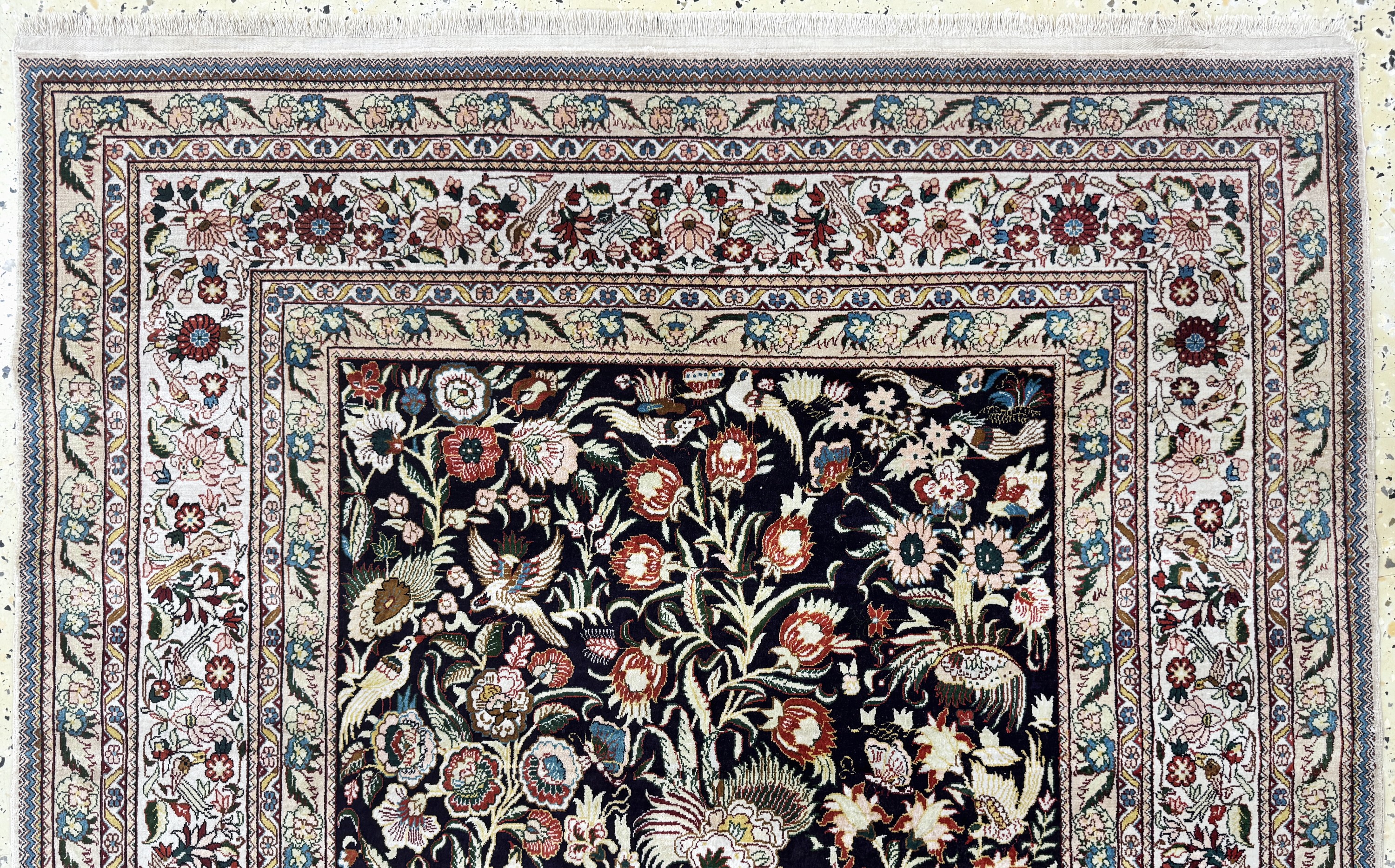 Detail a: Hereke Seide fein, China, Ende 20.Jhd., reine Naturseide, ca. 163 x 106 cm, EHZ: 2