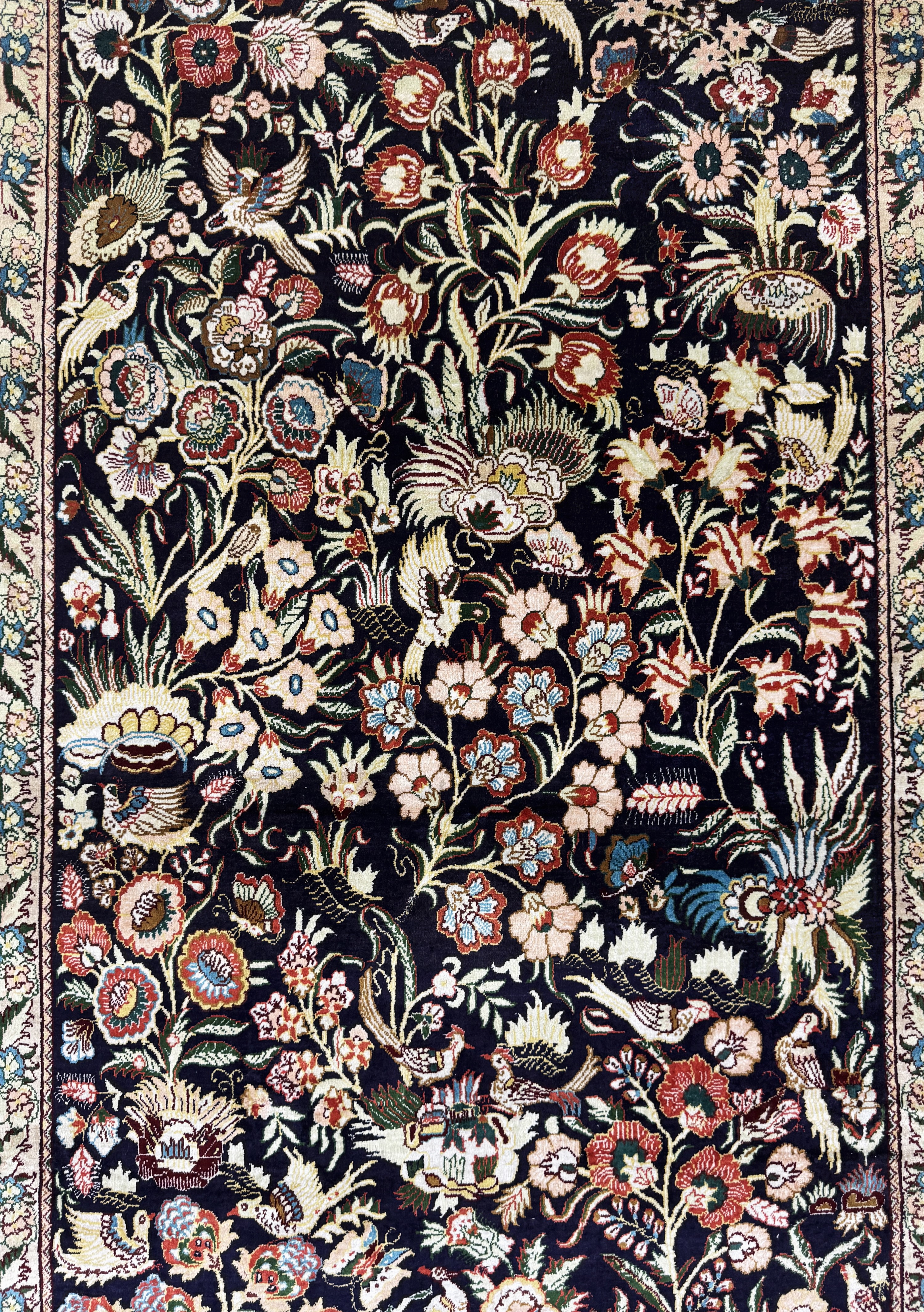 Detail c: Hereke Seide fein, China, Ende 20.Jhd., reine Naturseide, ca. 163 x 106 cm, EHZ: 2