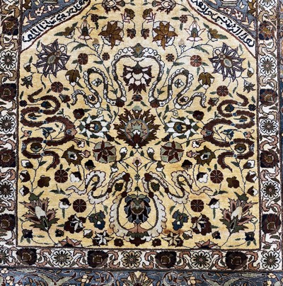 27064206d - Hereke Seide fein, sign., Türkei, Mitte 20.Jhd, reine Naturseide, ca. 139 x 95 cm, ...