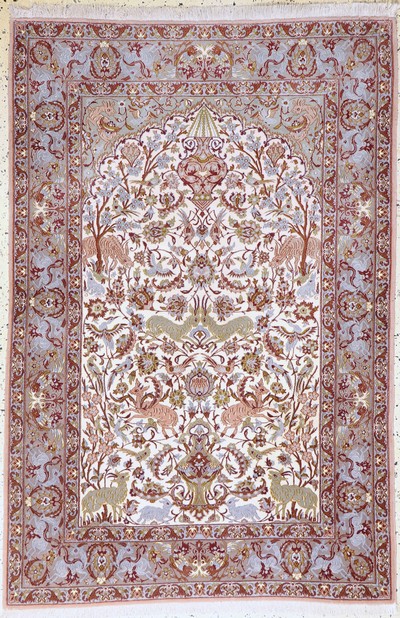 Image Esfahan fein, Persien, Ende 20.Jhd., Korkwolle mit und auf Seide, ca. 169 x 113 cm,EHZ: ...