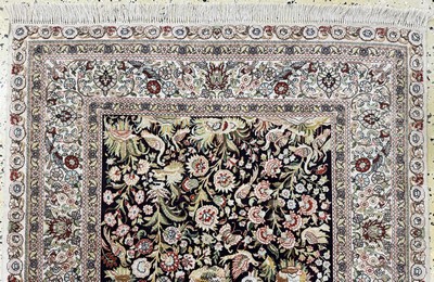 27064212a - Hereke Seide fein, China, Ende 20.Jhd., reine Naturseide, ca. 152 x 92 cm, EHZ: 2 ...