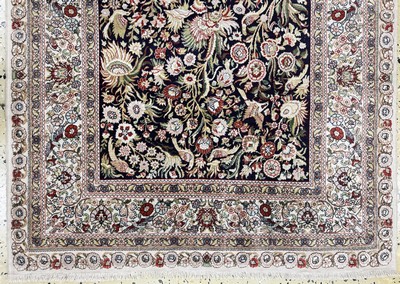 27064212b - Hereke Seide fein, China, Ende 20.Jhd., reine Naturseide, ca. 152 x 92 cm, EHZ: 2 ...