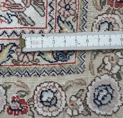 27064212e - Hereke Seide fein, China, Ende 20.Jhd., reine Naturseide, ca. 152 x 92 cm, EHZ: 2 ...