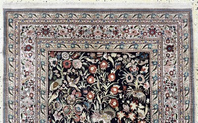 27064213a - Hereke Seide fein, China, Ende 20.Jhd., reine Naturseide, ca. 163 x 106 cm, EHZ: 2 ...