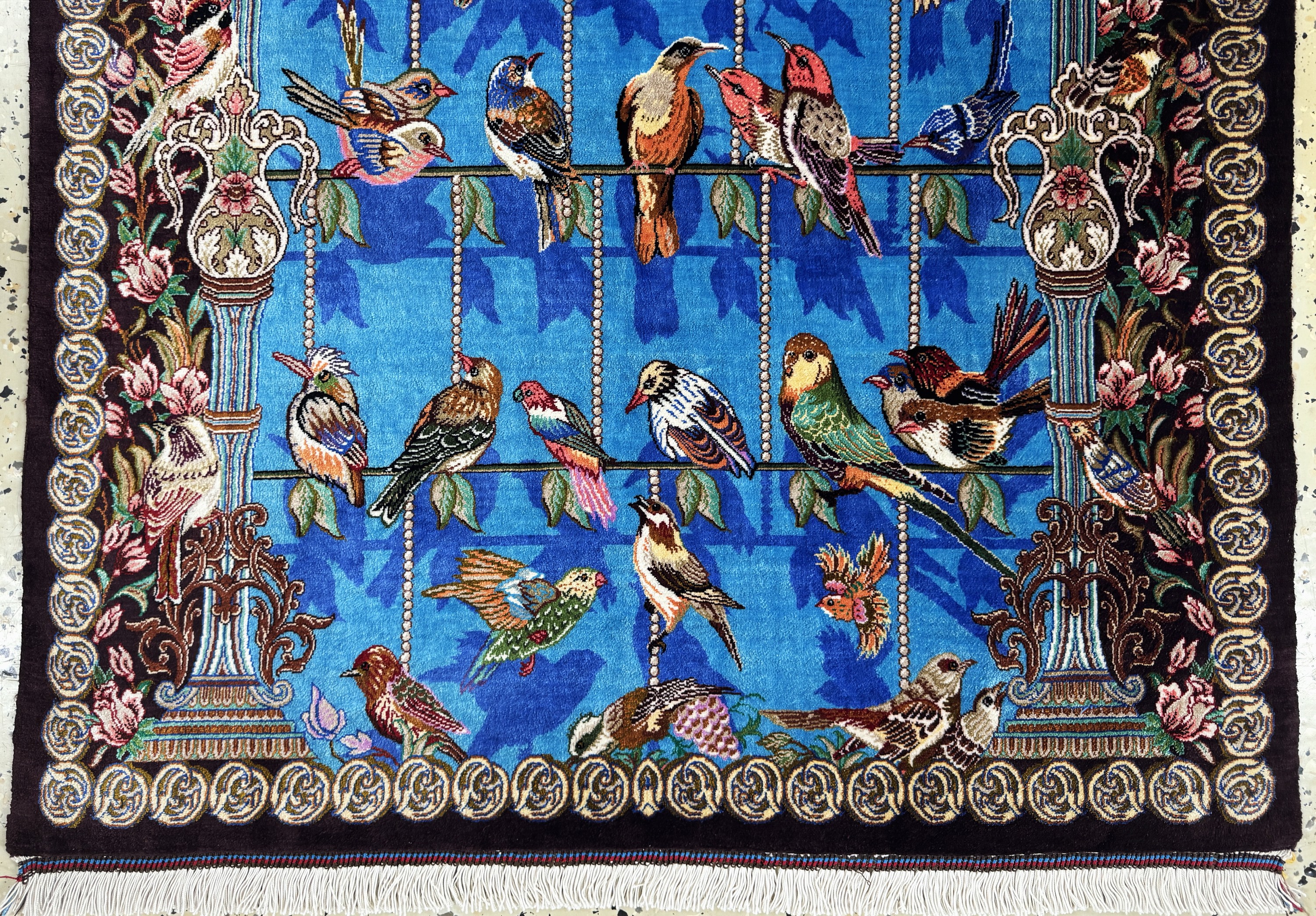 Detail b: Ghom Seide fein Persien, signiert"Abbasi", ca. 20 Jahre, reine Naturseide, ca. 120 x 80 cm, ca. 1,0 Mio. Kn/qm, EHZ: 1(nahezu neuwertig)