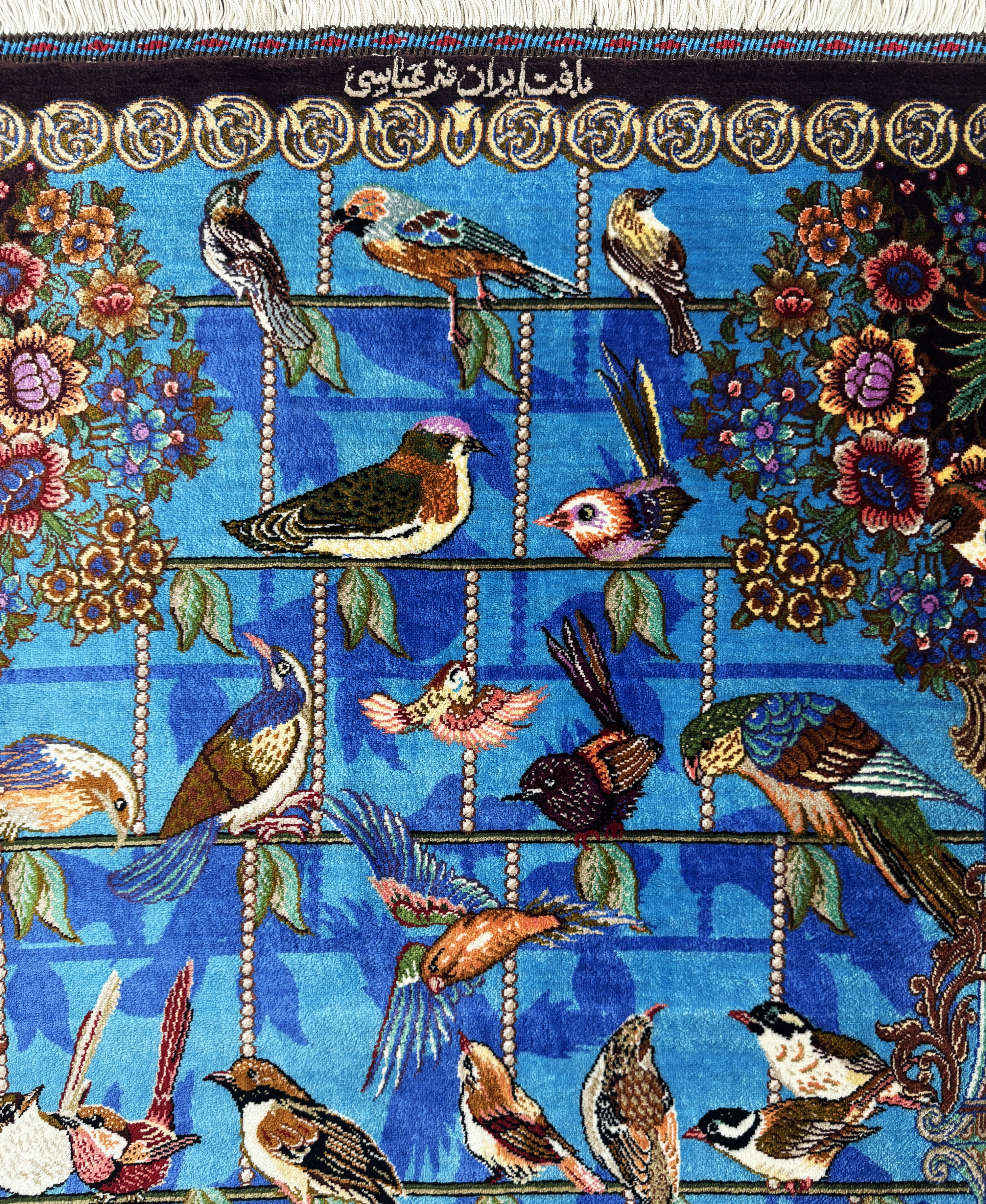 Detail c: Ghom Seide fein Persien, signiert"Abbasi", ca. 20 Jahre, reine Naturseide, ca. 120 x 80 cm, ca. 1,0 Mio. Kn/qm, EHZ: 1(nahezu neuwertig)