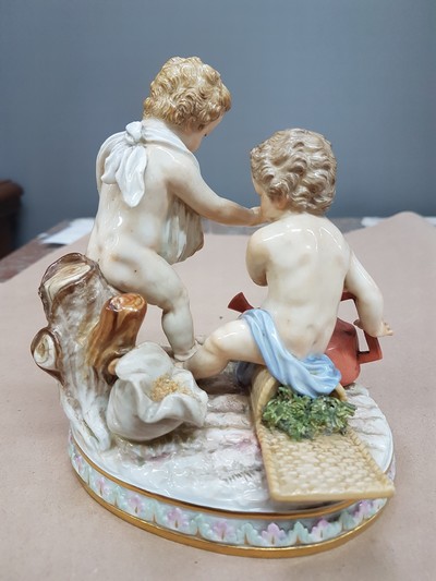 27064329c - Figurengruppe, Meissen, um 1880-90, Entwurf Michael Victor Acier, Allegorie auf den ...