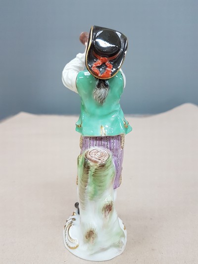 27064511b - Porzellanfigur, Meissen, 20. Jh., Entwurf Johann Joachim Kaendler, aus der Serie Cris de ...