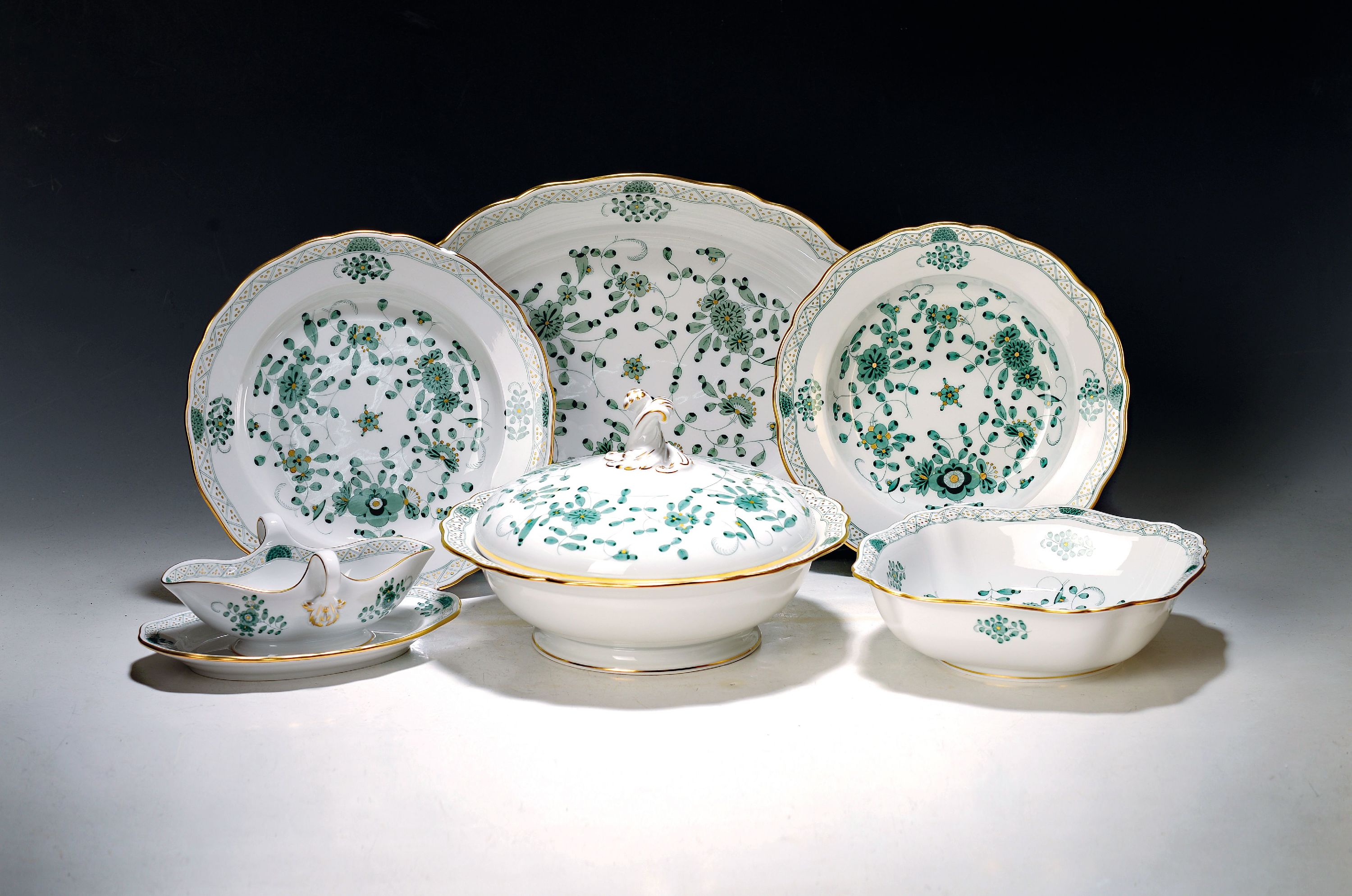 Image 27064888 - Speiseservice indisch grün, Meissen, nach 1945, 1.Wahl, Porzellan, Goldstaffage, 12 ...