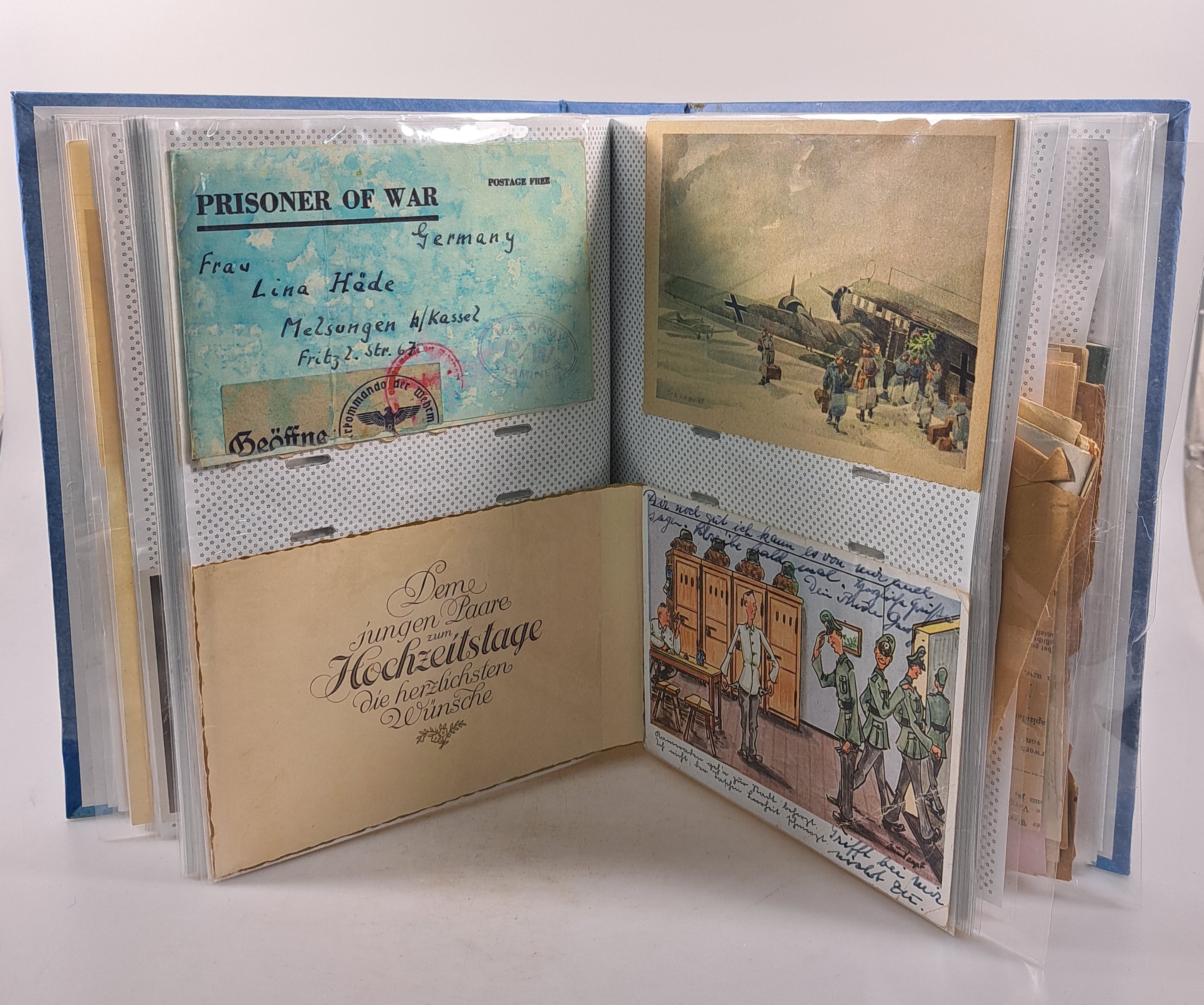 Detail d: Album mit Autographen, Bildpostkarten und offiziellen Belegen der 1930/40er-Jahre, Autographen u.a. Hildegard Knef, überwiegend ungedeutet, ...