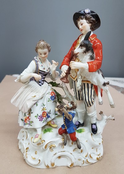 27064864a - Porzellangruppe, Meissen, um 1850-1924, Allegorie auf das Gehör, Entwurf Carl Christoph ...