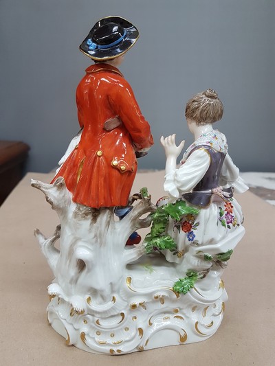 27064864c - Porzellangruppe, Meissen, um 1850-1924, Allegorie auf das Gehör, Entwurf Carl Christoph ...