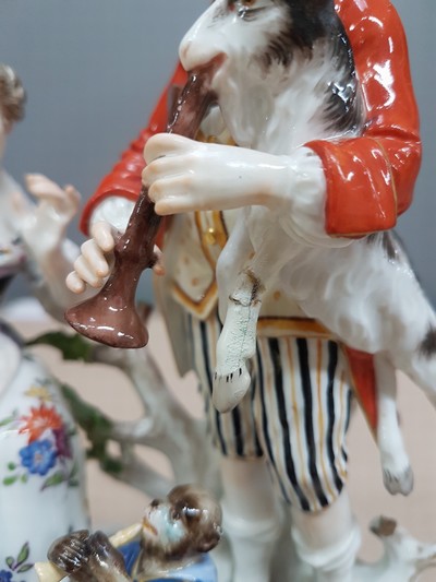 27064864e - Porzellangruppe, Meissen, um 1850-1924, Allegorie auf das Gehör, Entwurf Carl Christoph ...