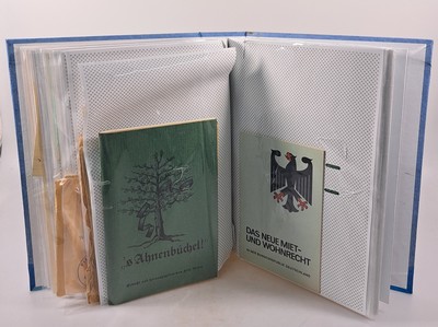 27064892e - Album mit Autographen, Bildpostkarten und offiziellen Belegen der 1930/40er-Jahre, ...