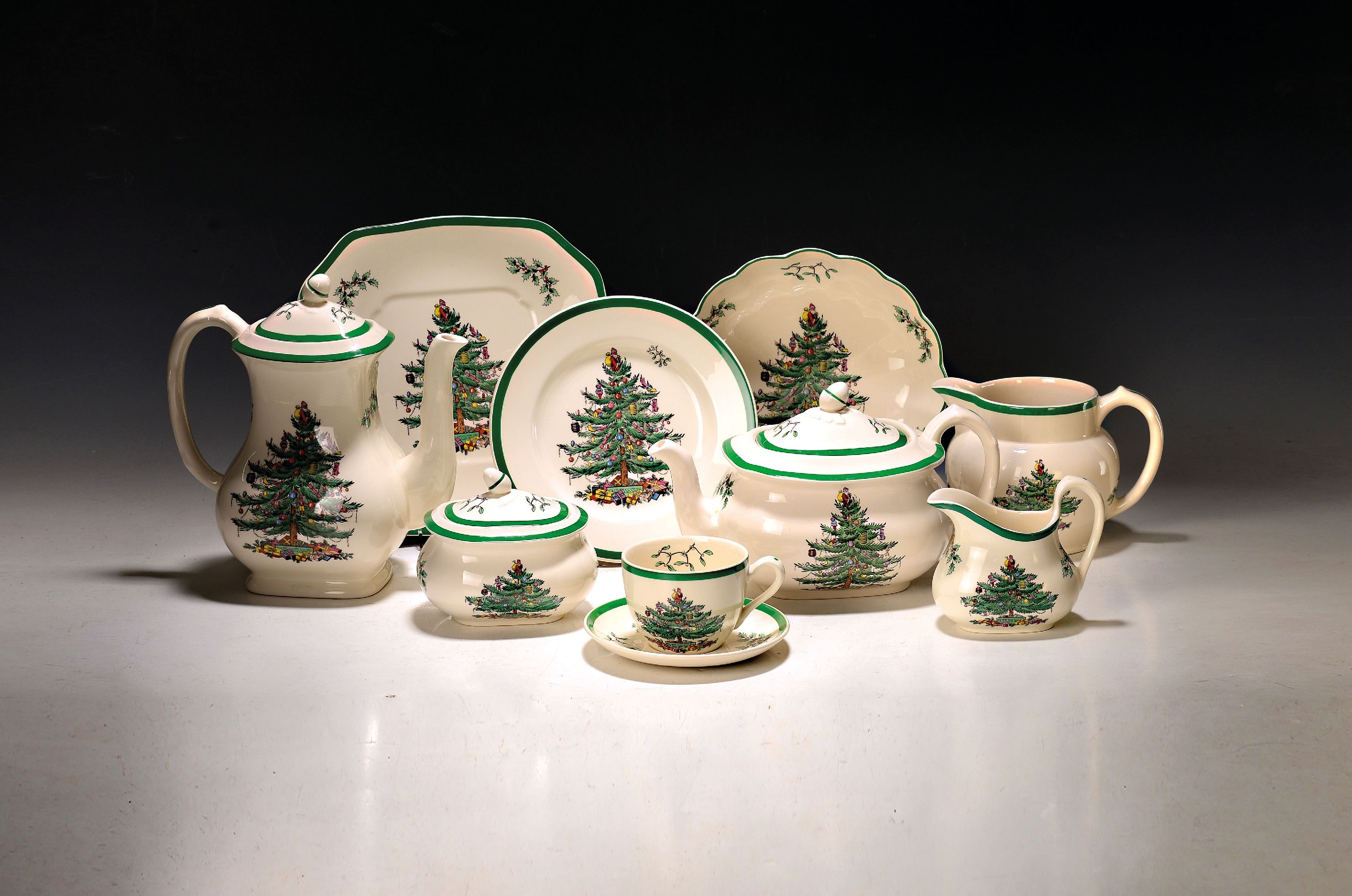 Image 27064908 - Kaffee- und Teeservice ´Christmas Tree´, Spode England, 6 Teetassen mit UT, 2 ...