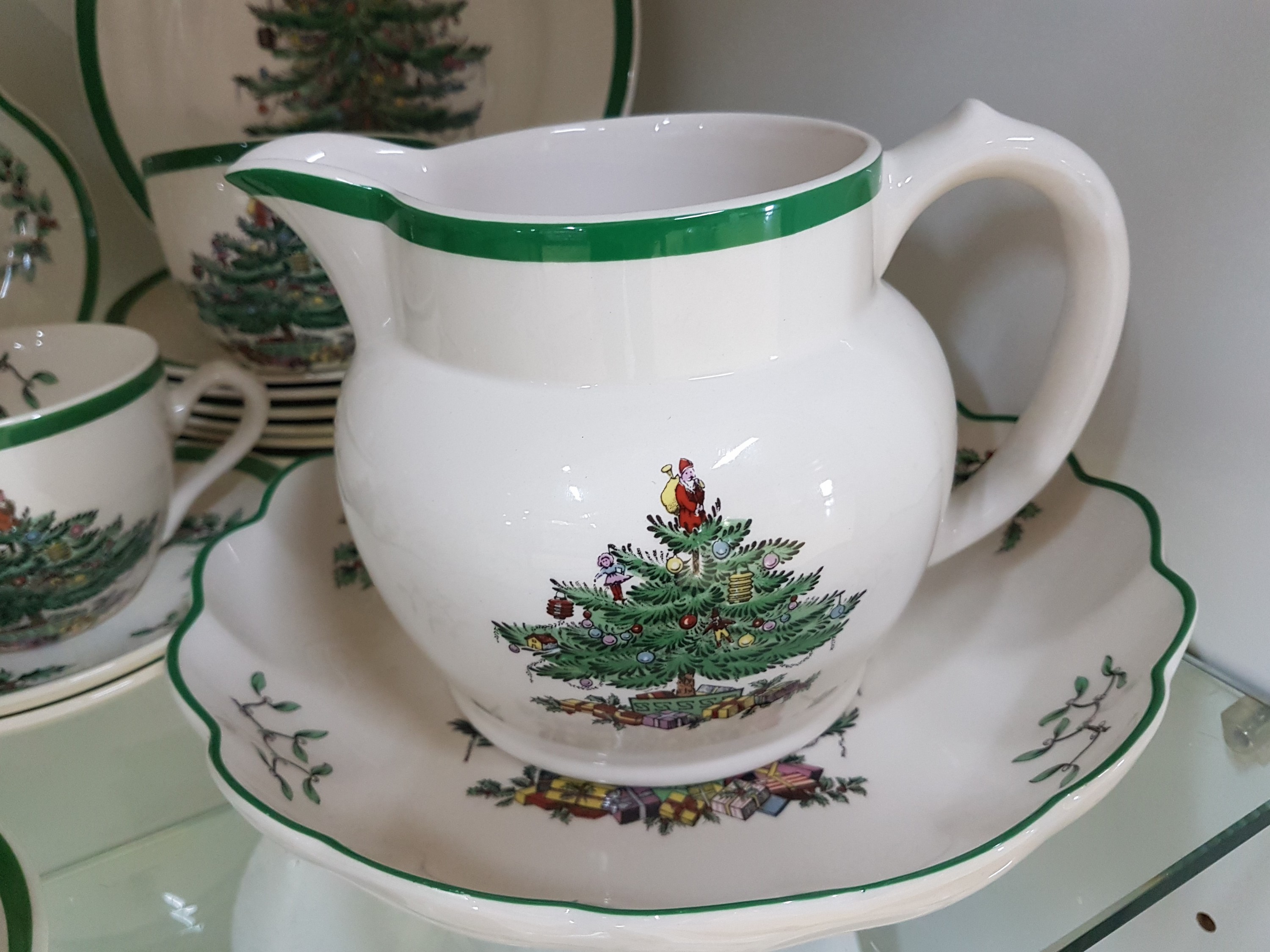 Detail g: Kaffee- und Teeservice "Christmas Tree", Spode England, 6 Teetassen mit UT, 2 Kaffeetassen, Teekanne, Kaffeekanne, 6 Kuchenteller, ...