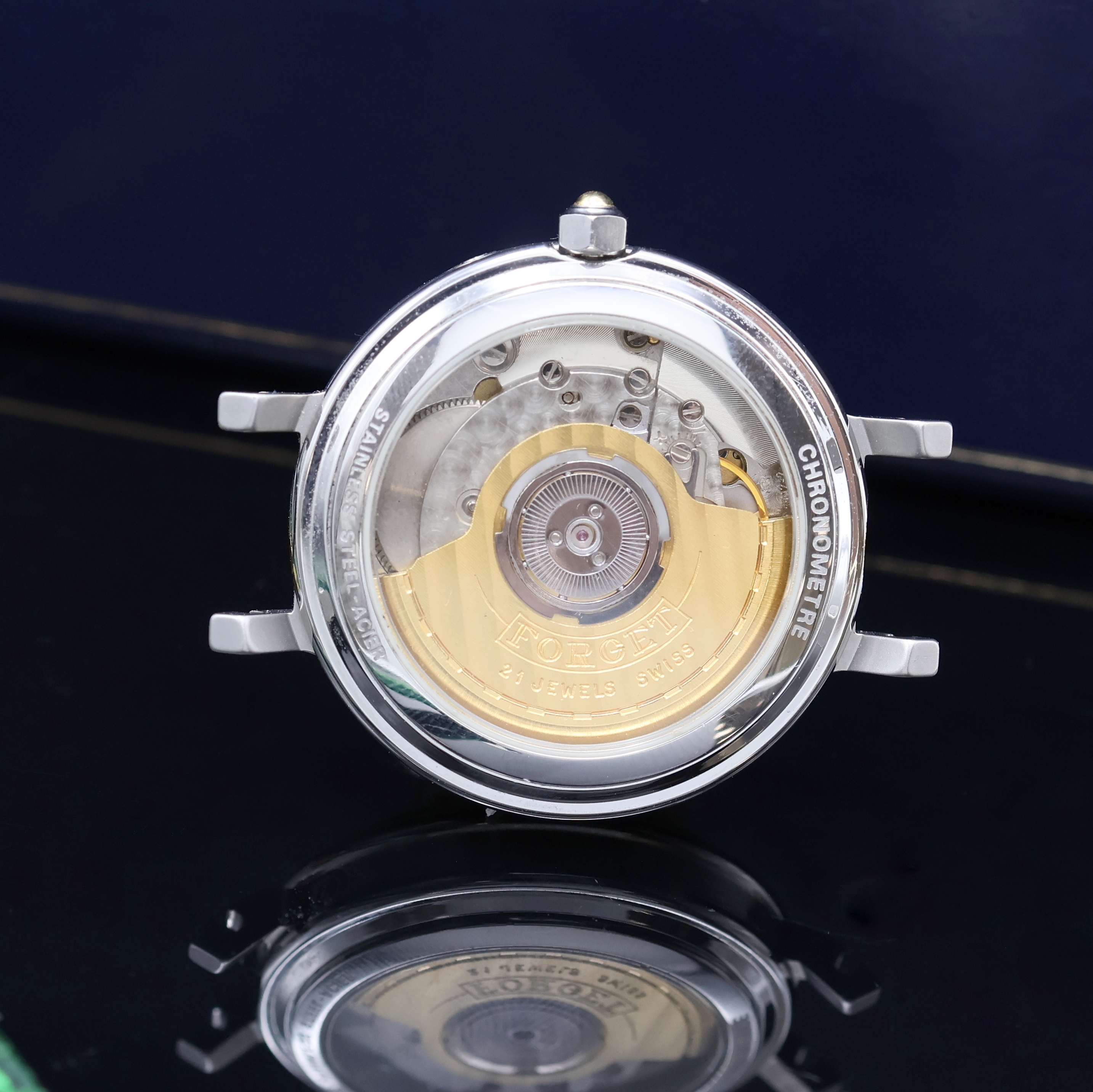 Detail d: FORGET Classic D Chronometer Herrenarmbanduhr Nr. D 246 mit Tag und Datum, Schweiz um 1991, Automatik, aufw., beids. vergl. Gehäuse in Edelstahl u. ...